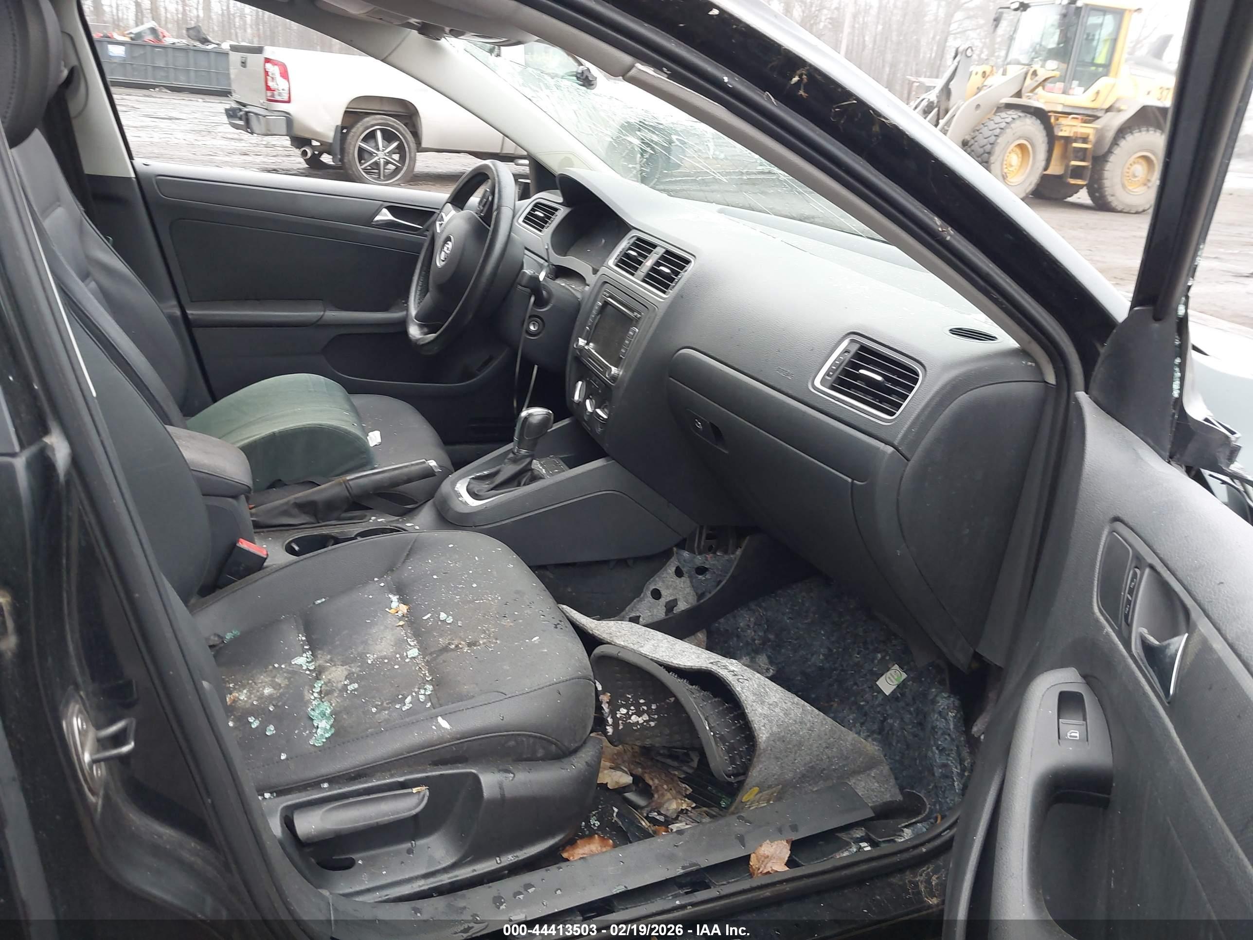 VOLKSWAGEN JETTA image 5
