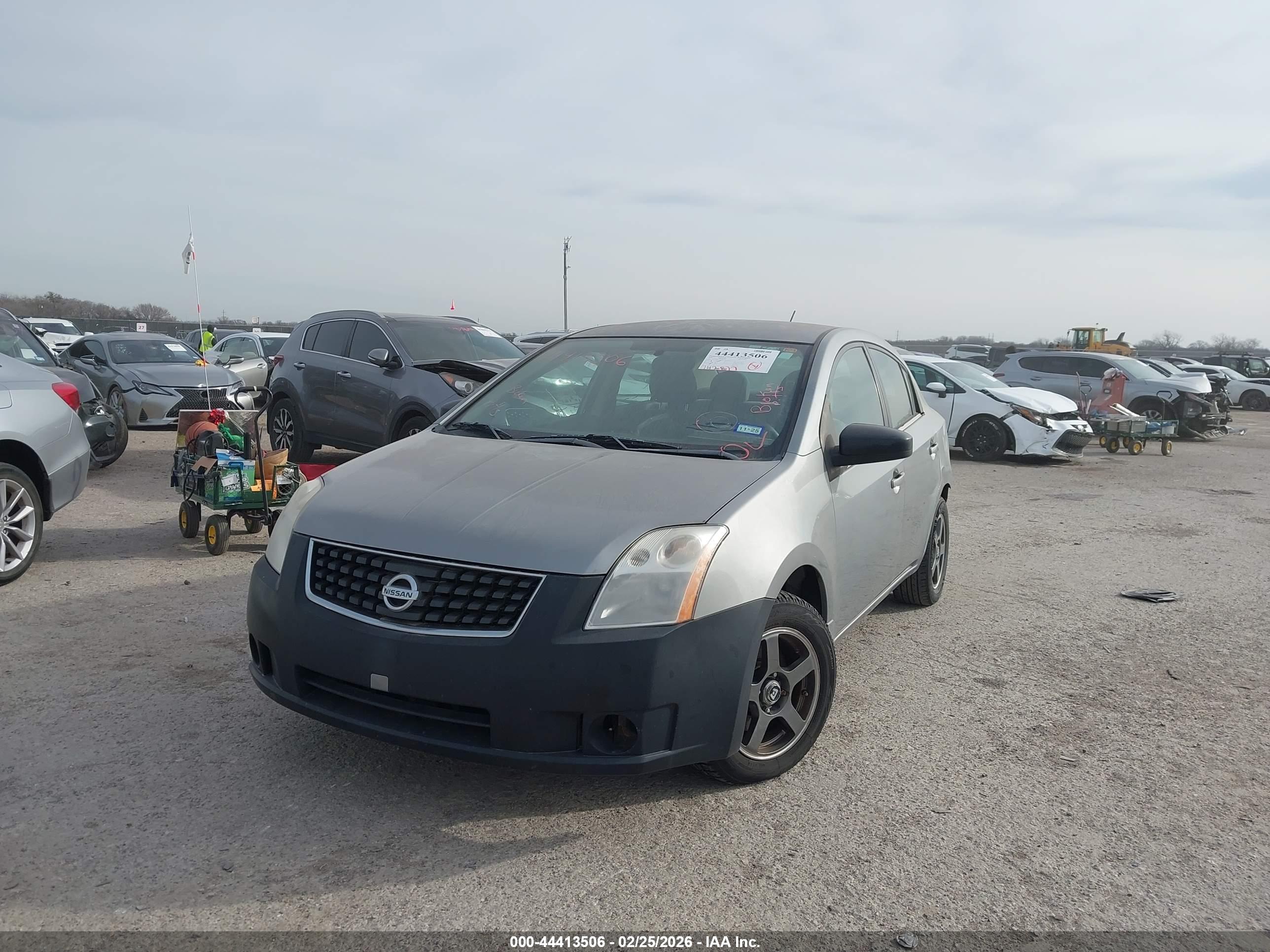 NISSAN SENTRA image 2