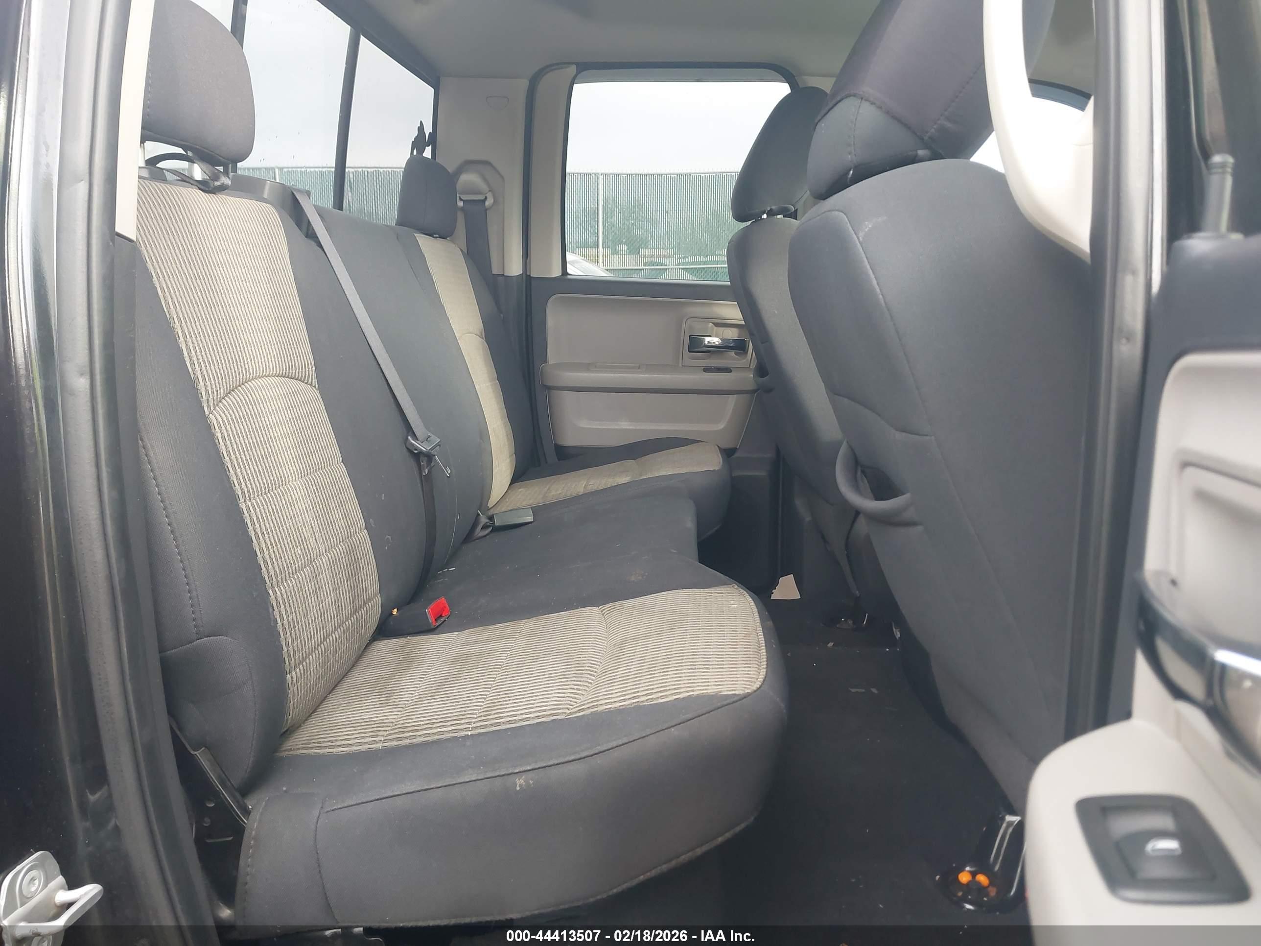 DODGE RAM image 8