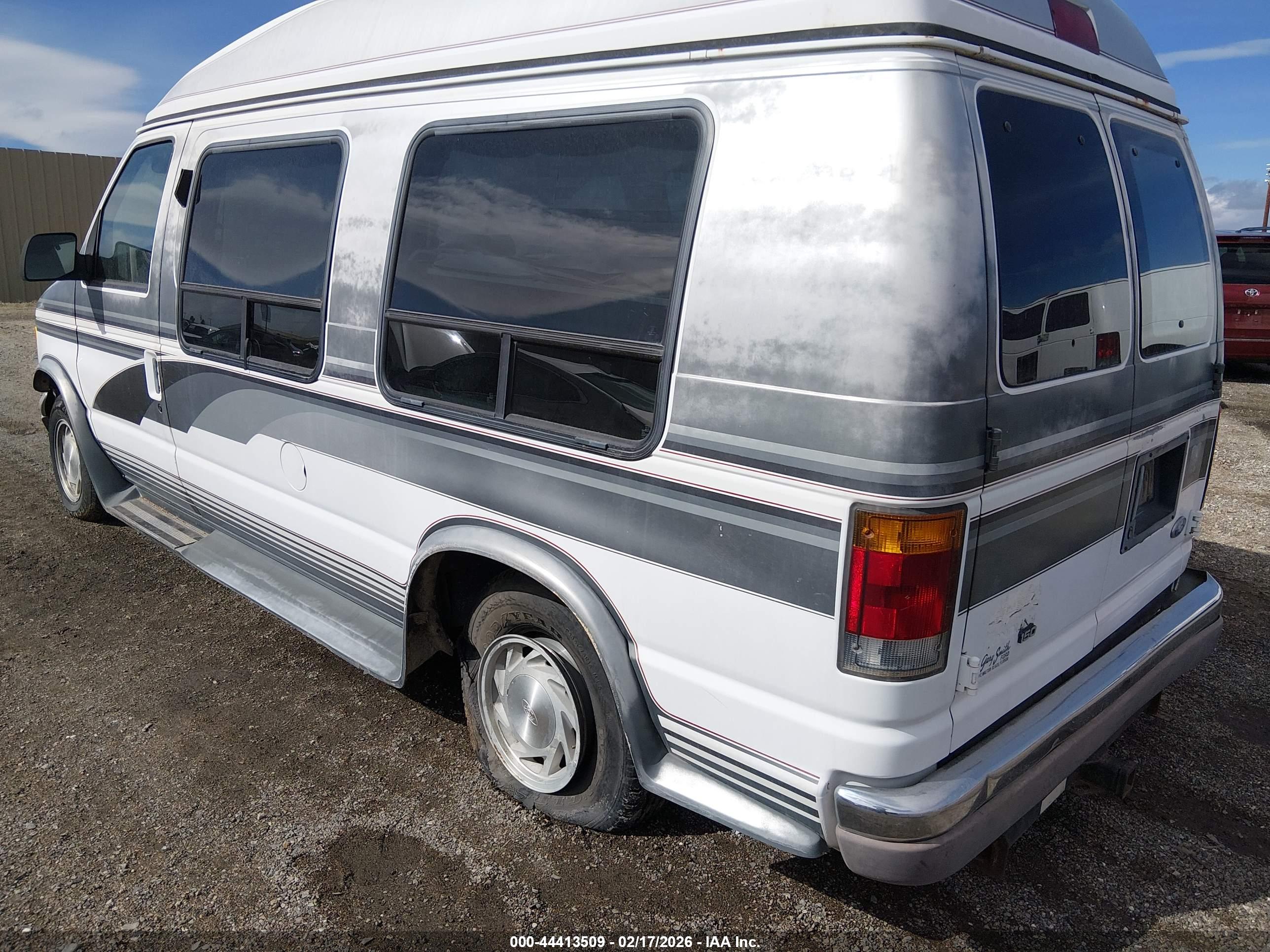 FORD ECONOLINE image 3