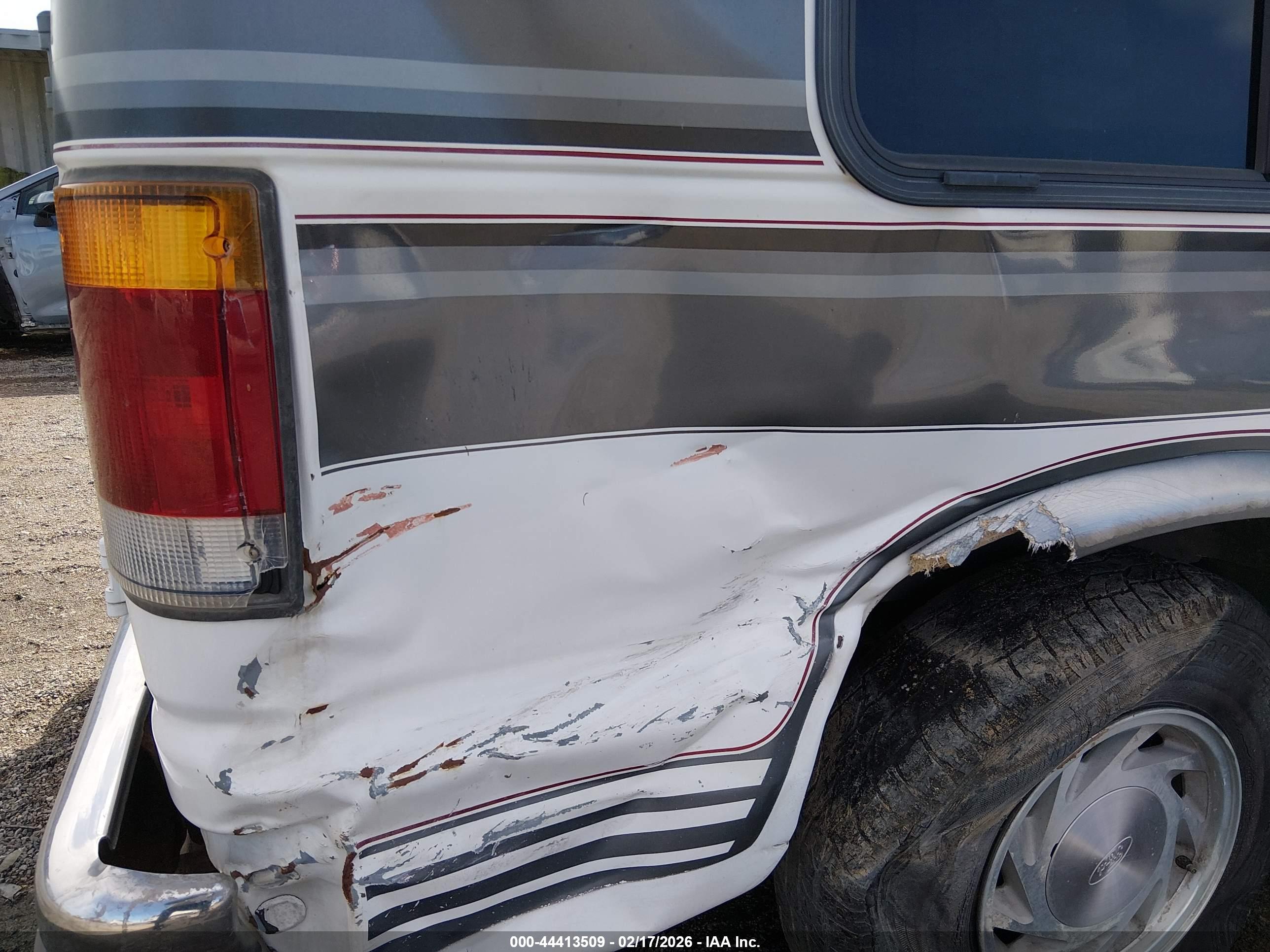 FORD ECONOLINE image 6