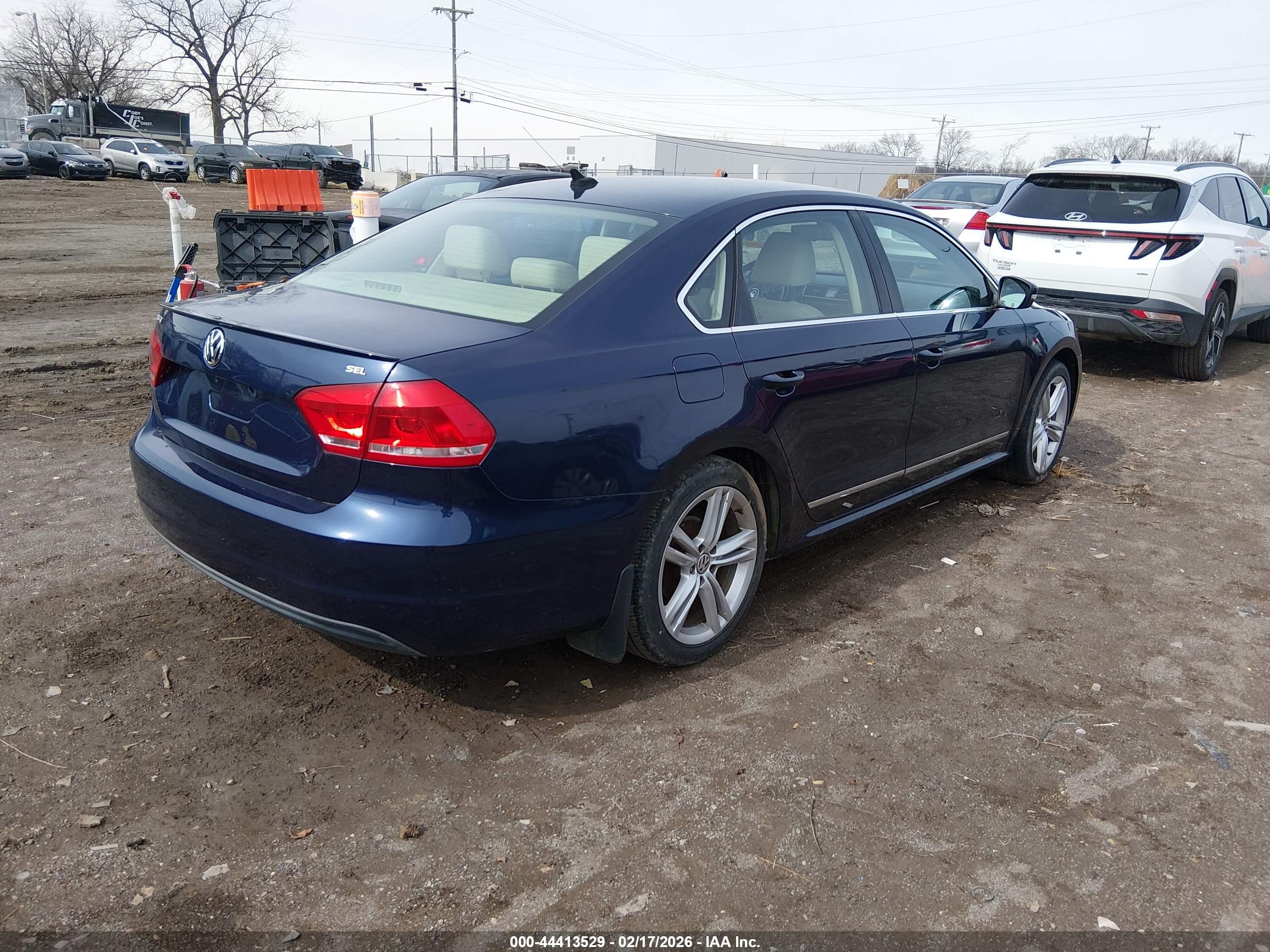 VOLKSWAGEN PASSAT image 4