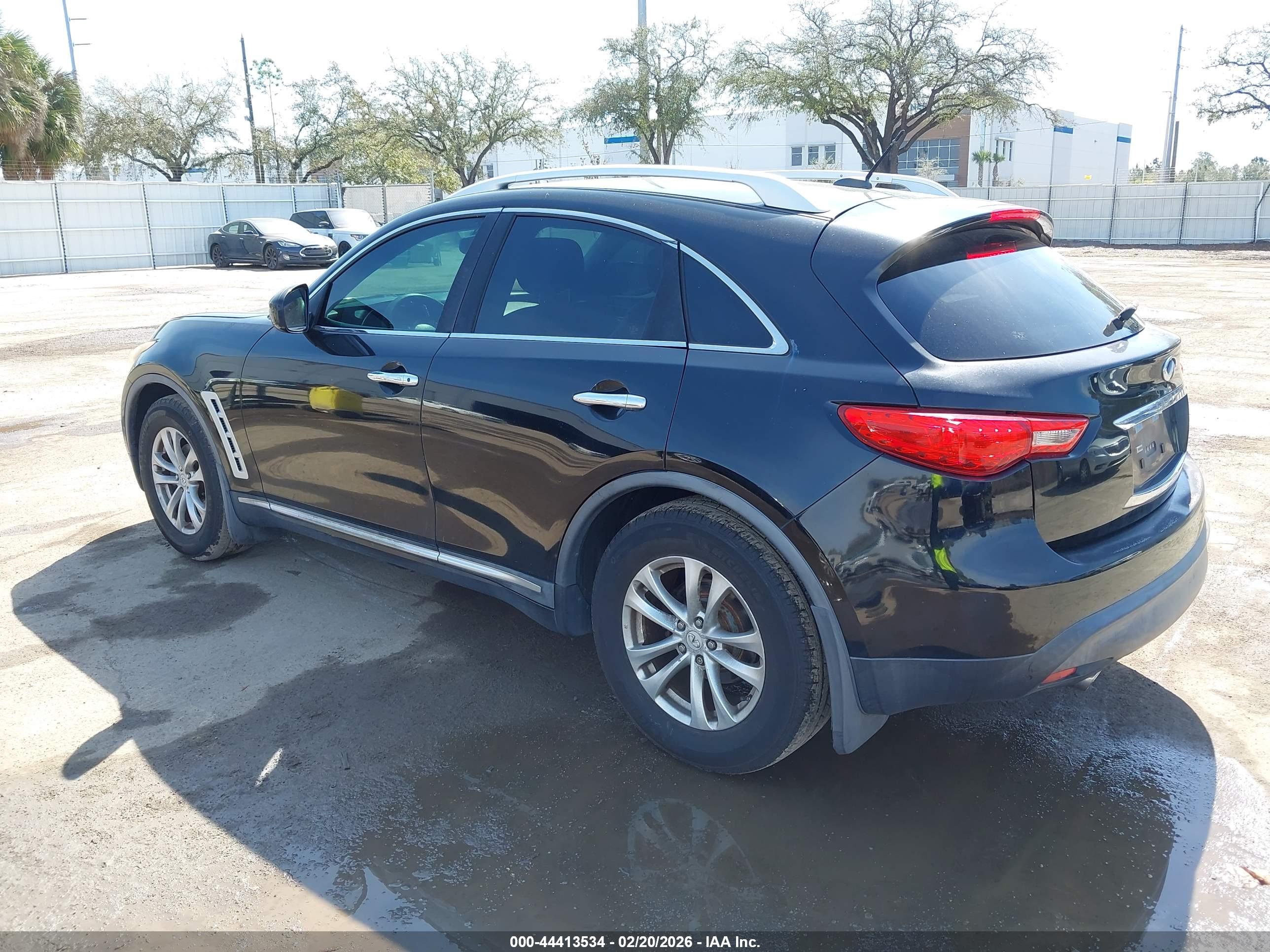 INFINITI FX35 image 3