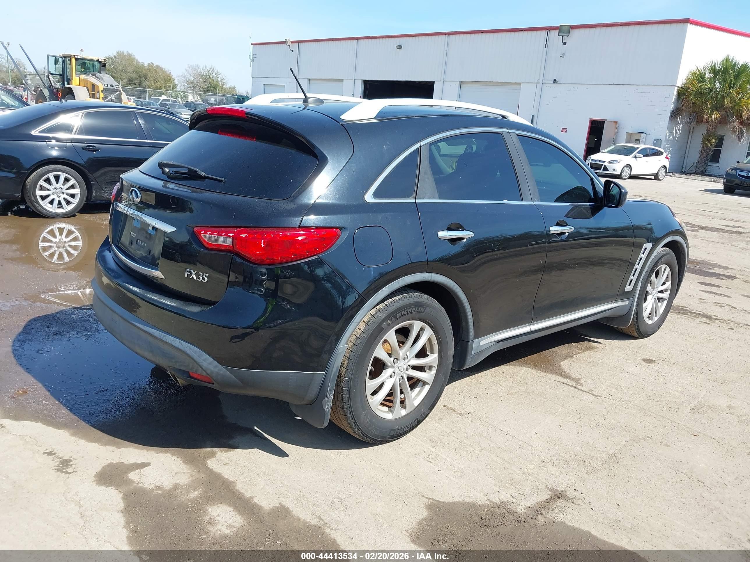INFINITI FX35 image 4