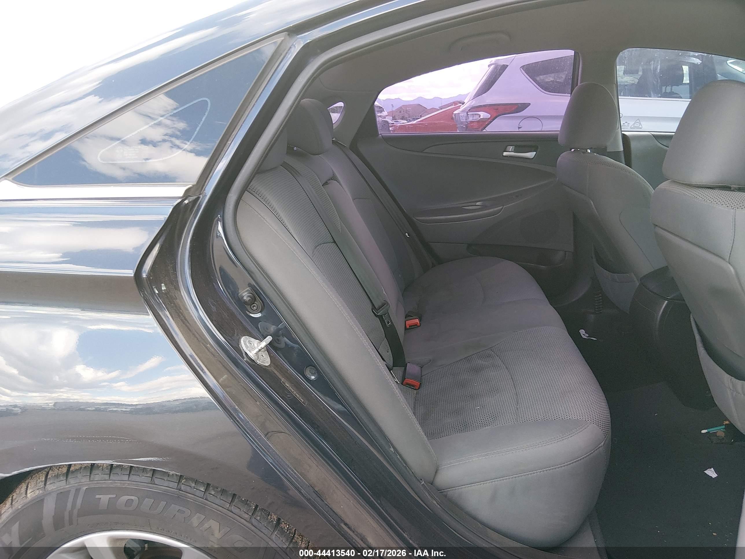 HYUNDAI SONATA image 8