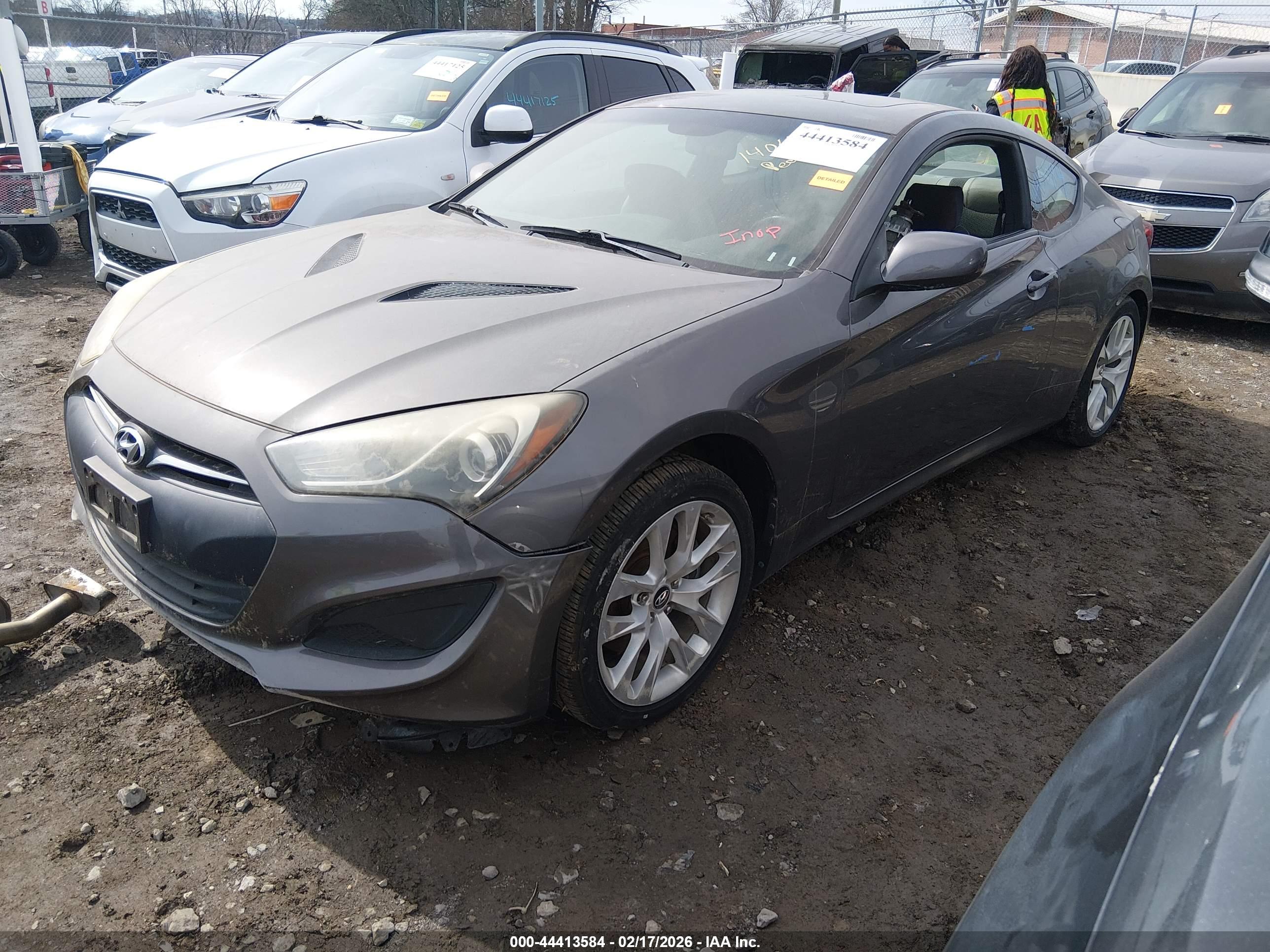 HYUNDAI GENESIS image 2
