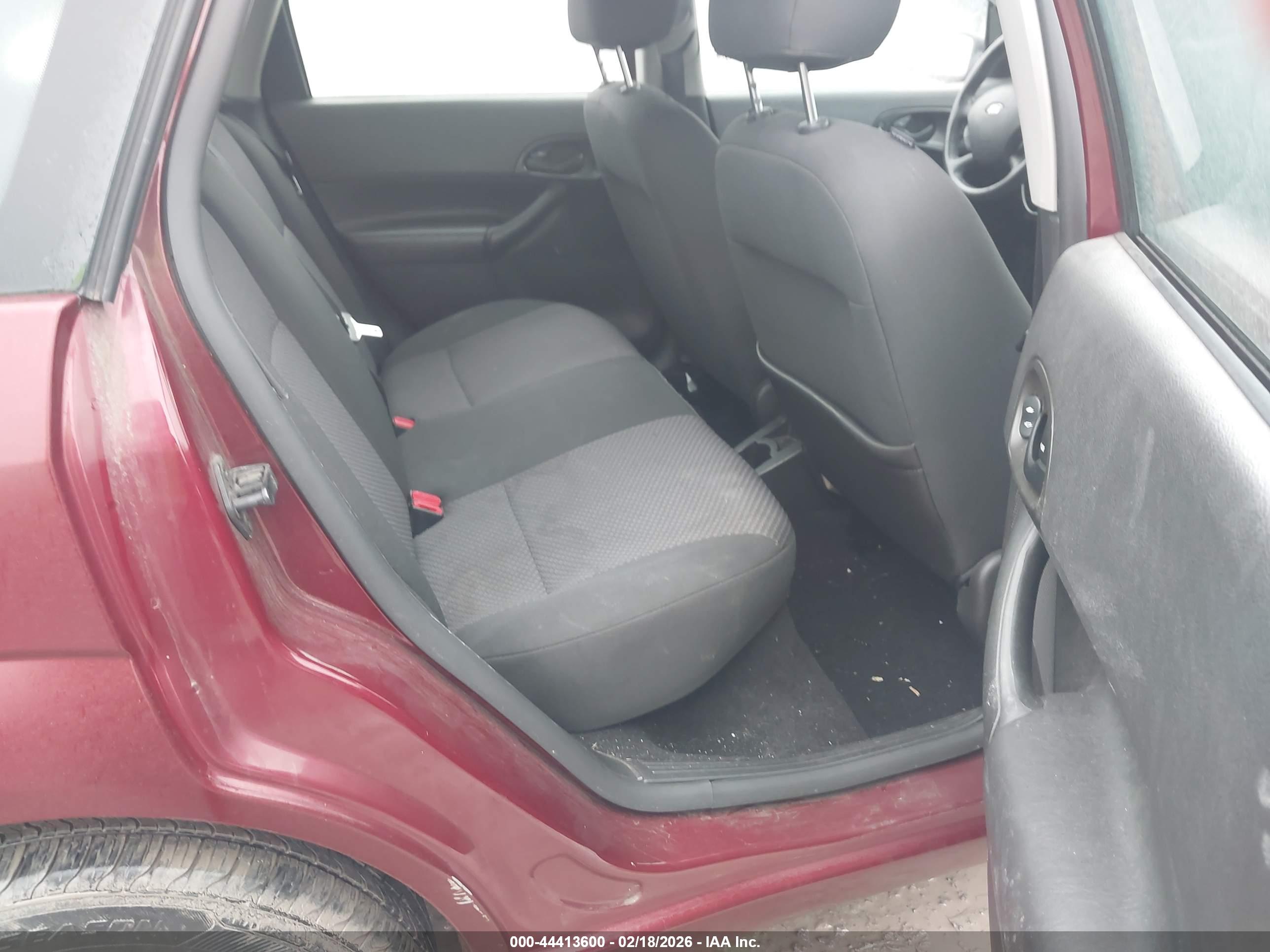 FORD FOCUS image 8