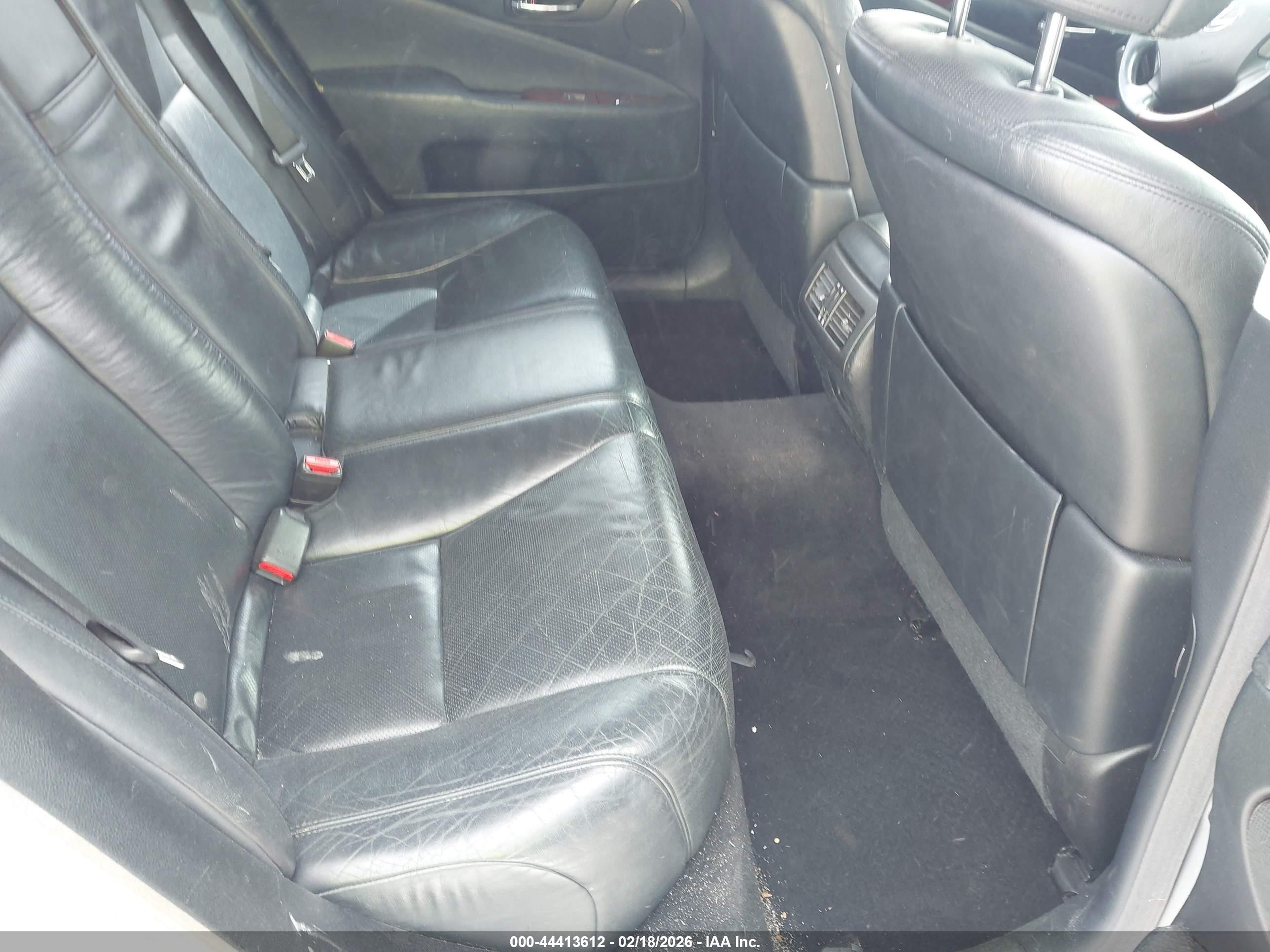 LEXUS LS image 8