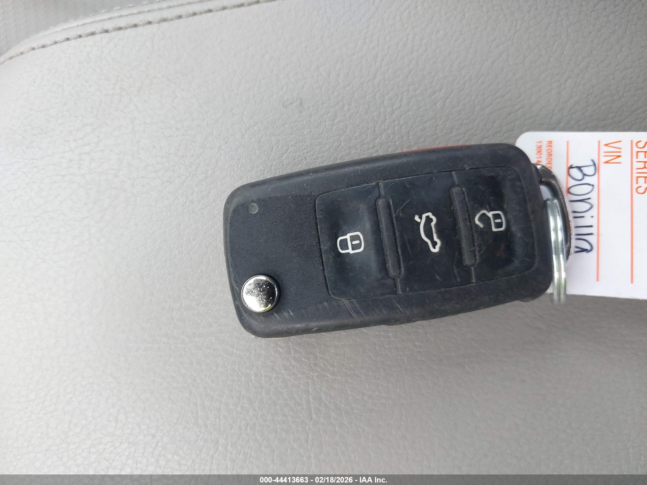 VOLKSWAGEN PASSAT image 11