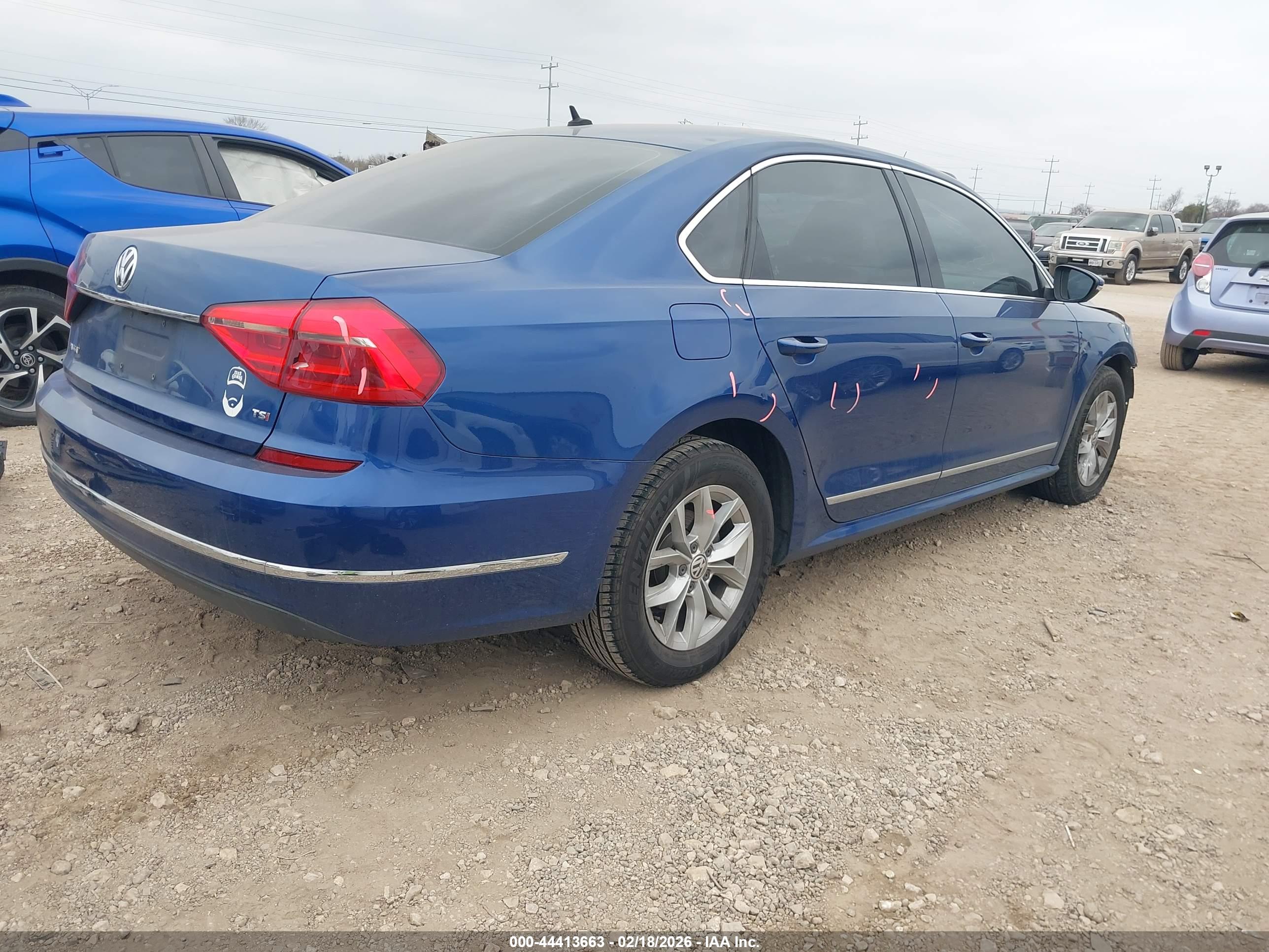 VOLKSWAGEN PASSAT image 4