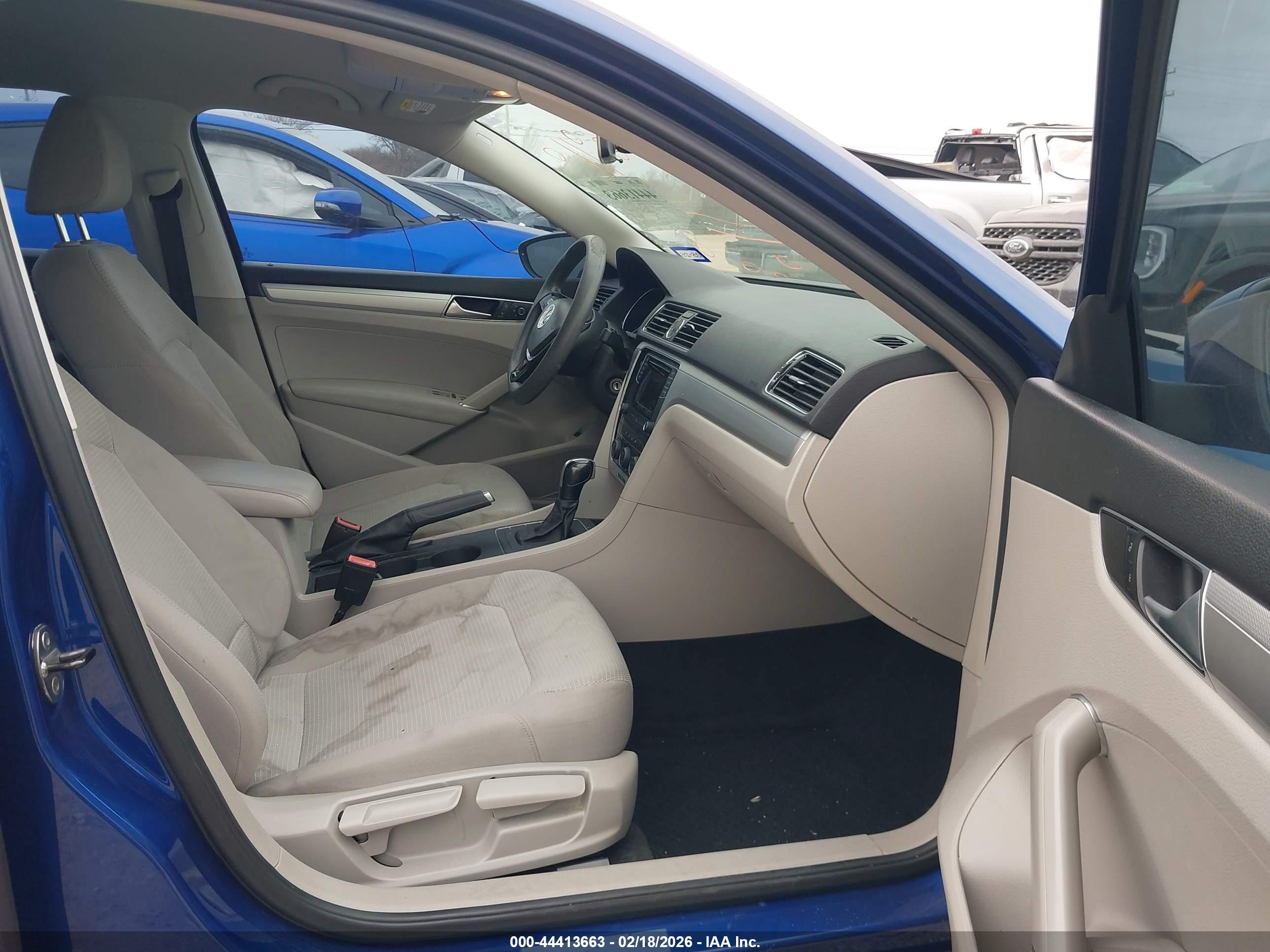 VOLKSWAGEN PASSAT image 5