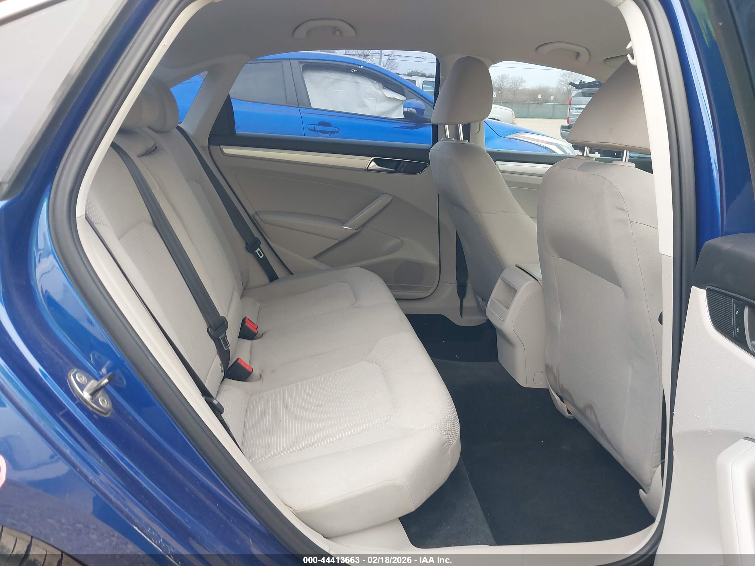 VOLKSWAGEN PASSAT image 8