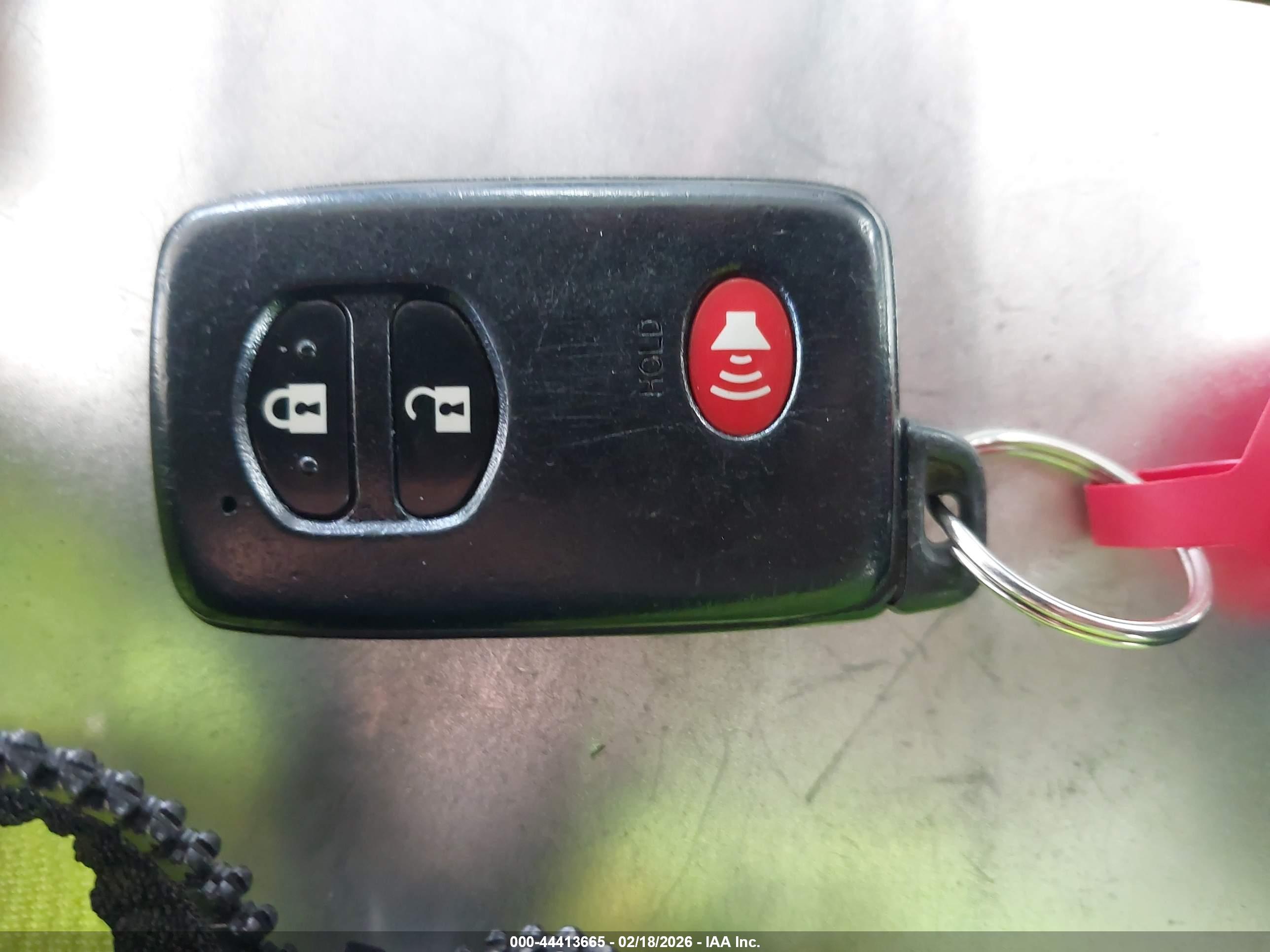 TOYOTA PRIUS image 11