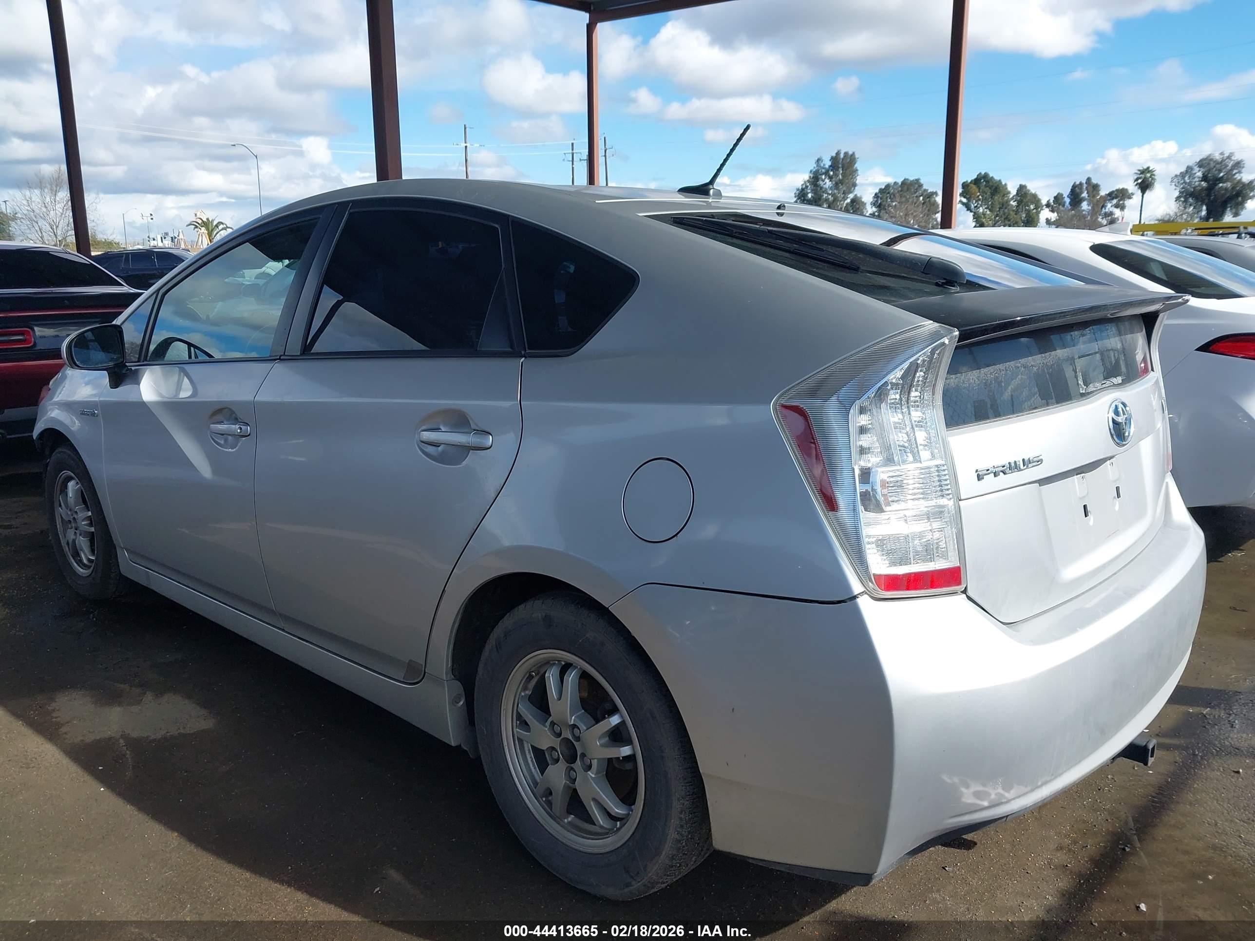 TOYOTA PRIUS image 3