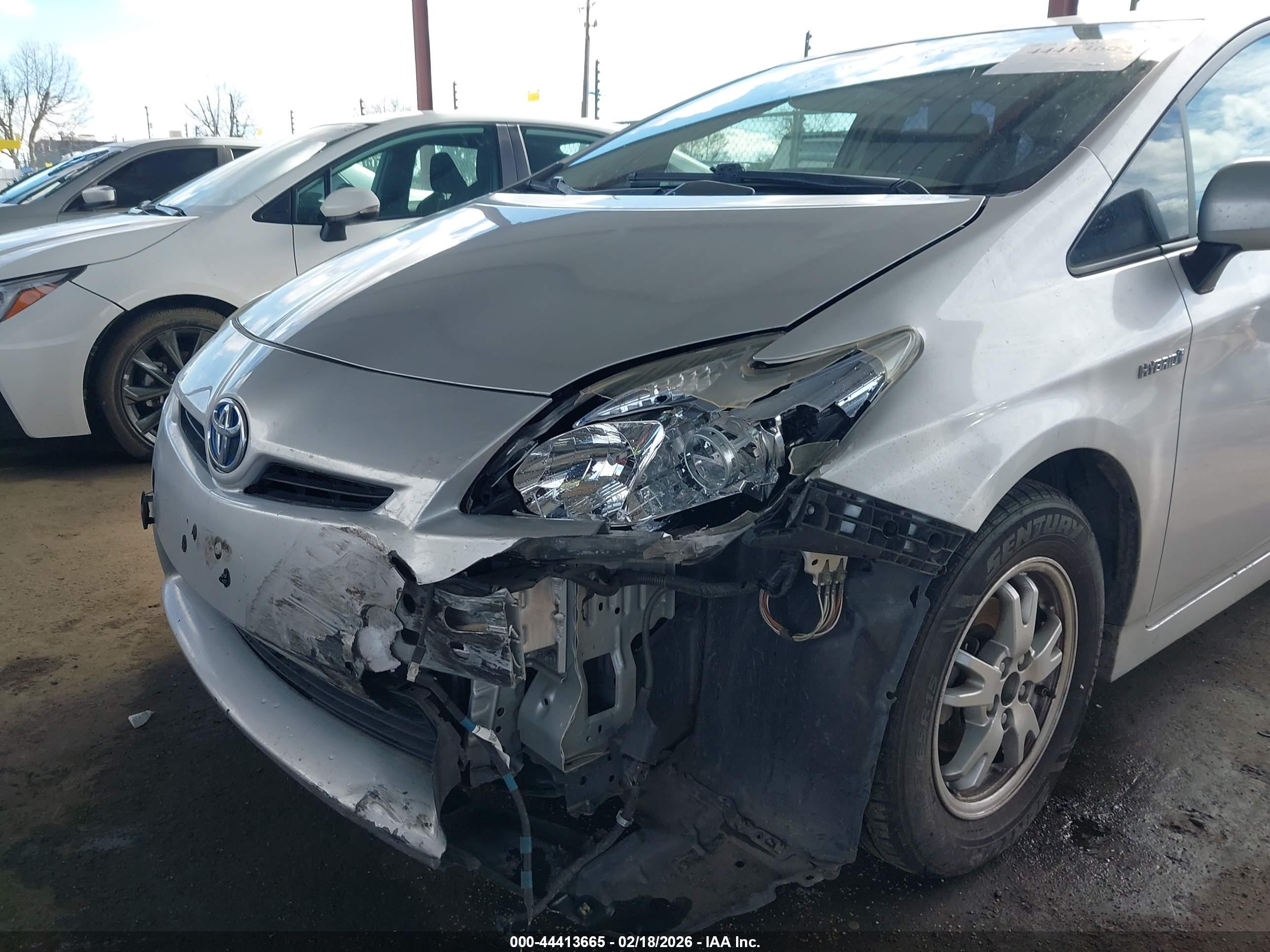 TOYOTA PRIUS image 6