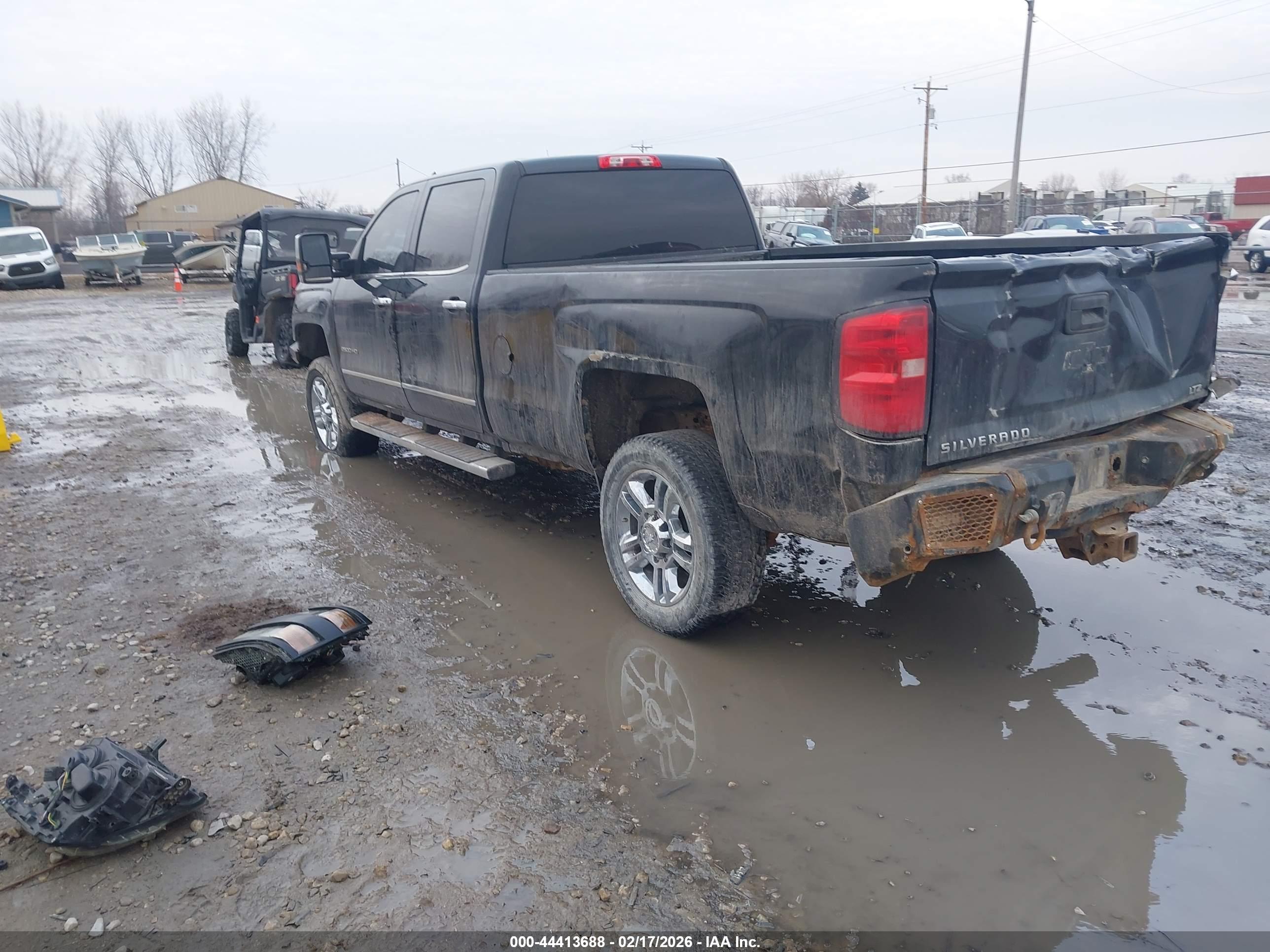 CHEVROLET SILVERADO image 3