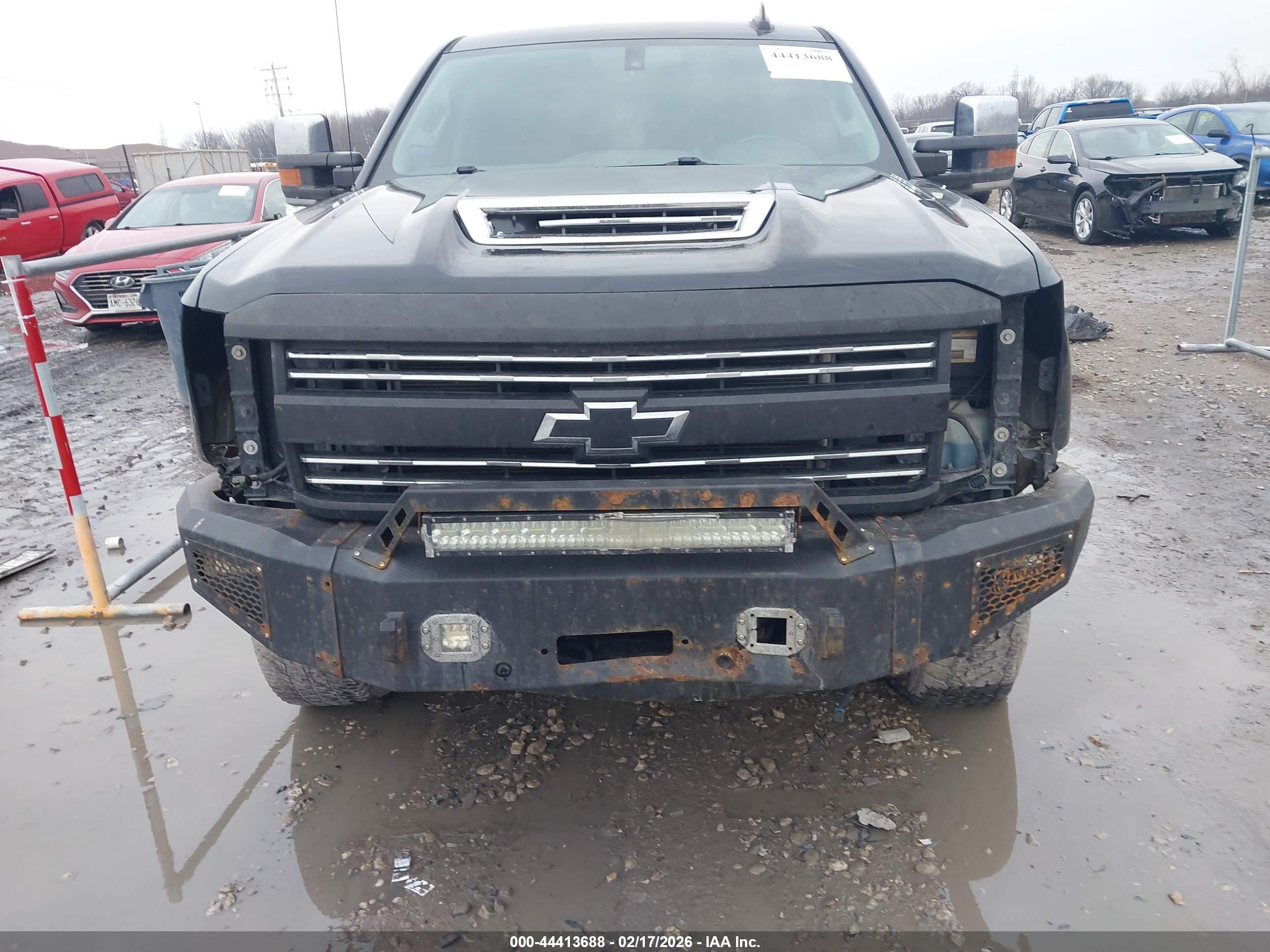 CHEVROLET SILVERADO image 6