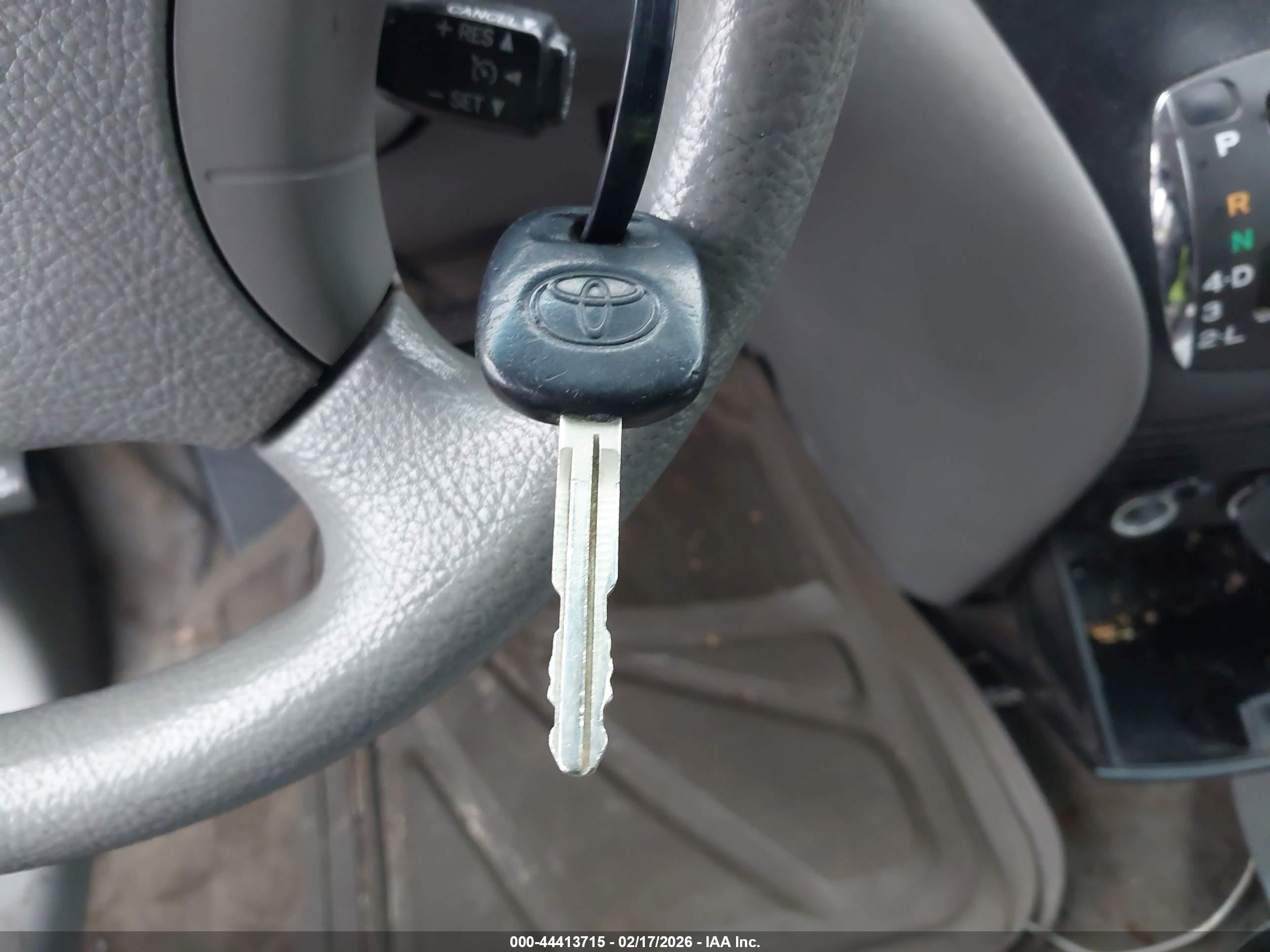 TOYOTA SIENNA image 11