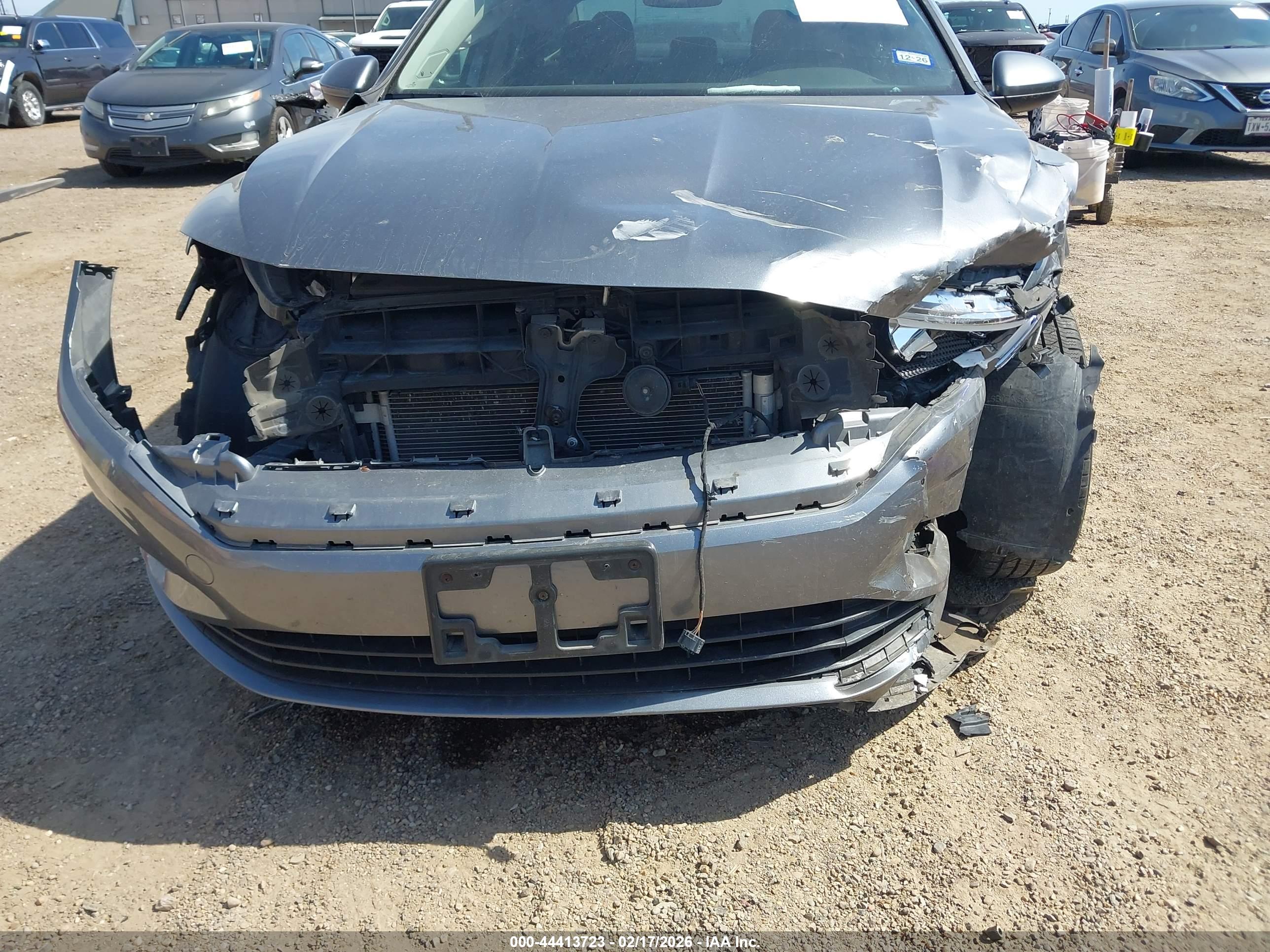 VOLKSWAGEN JETTA image 6
