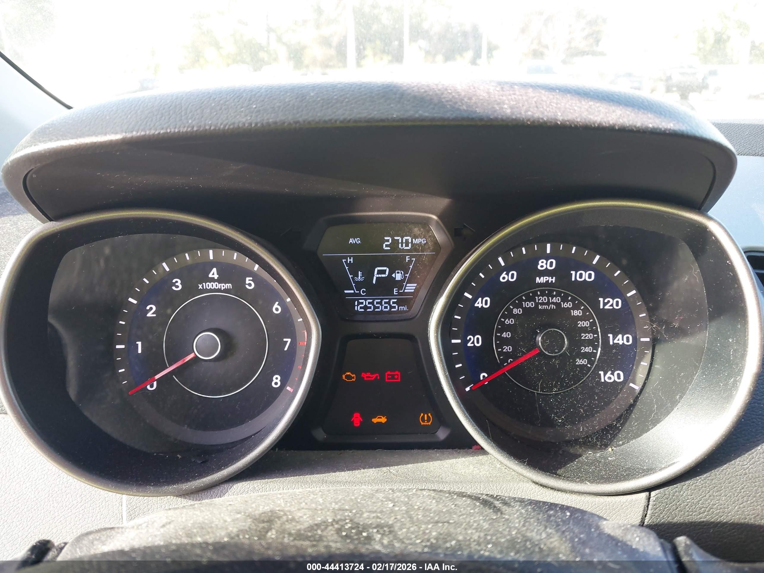 HYUNDAI ELANTRA image 7