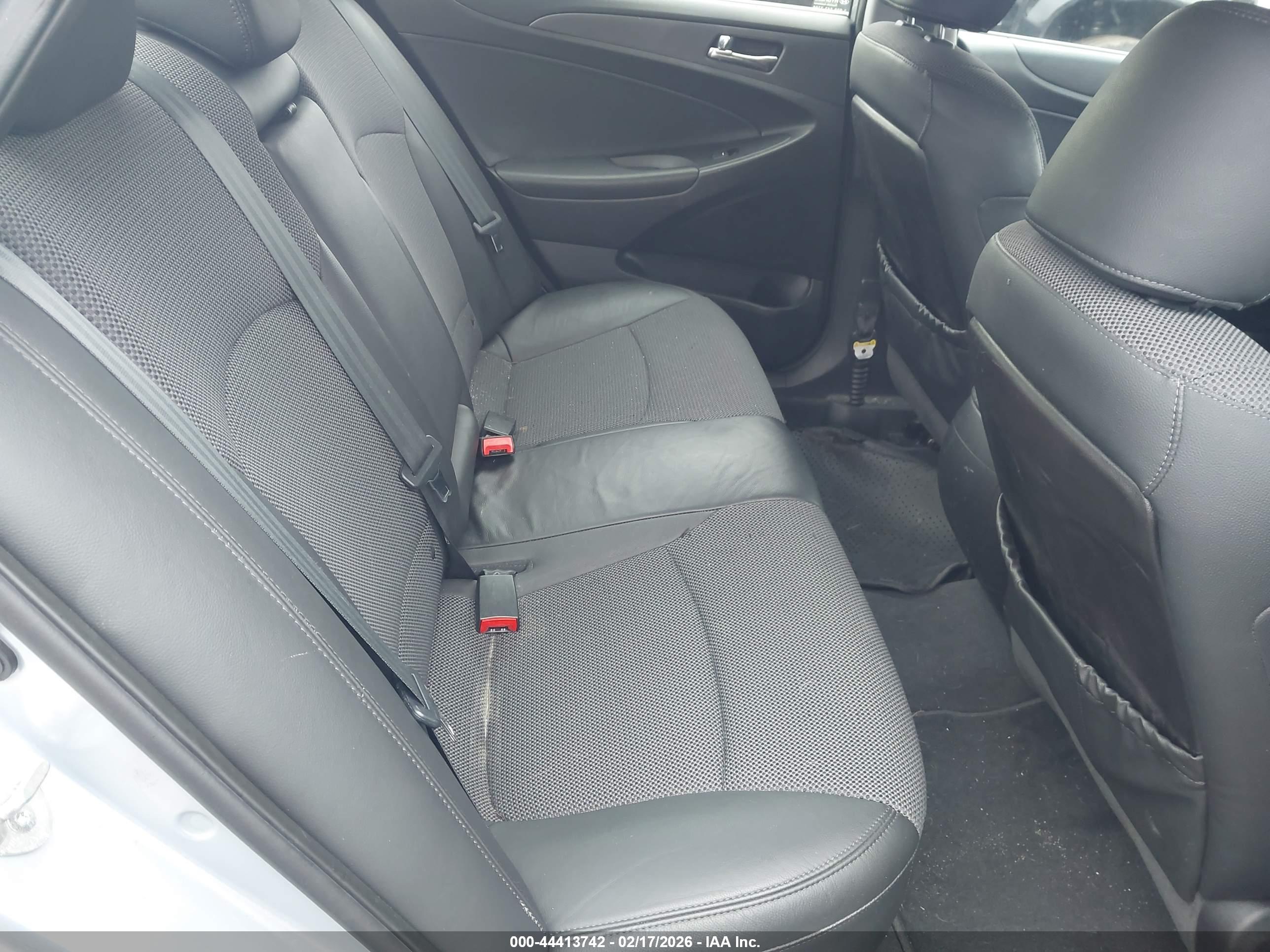 HYUNDAI SONATA image 8