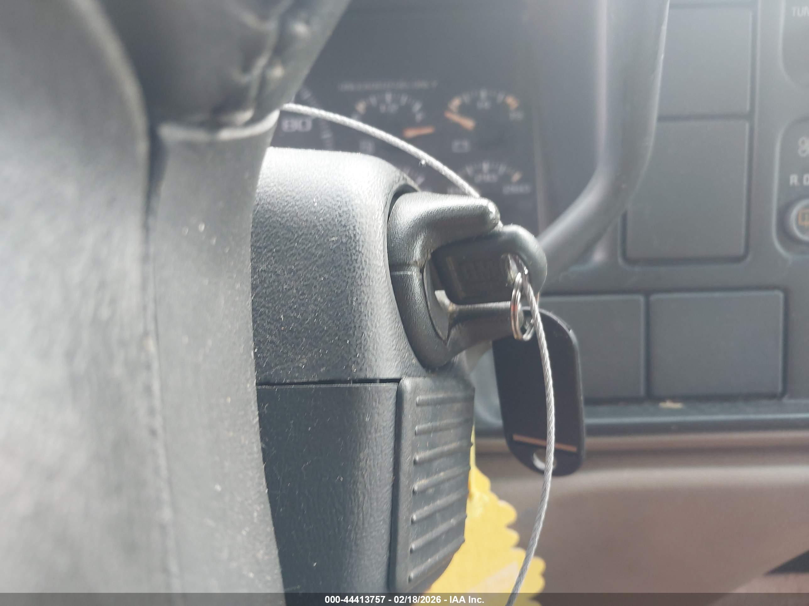 GMC YUKON image 11