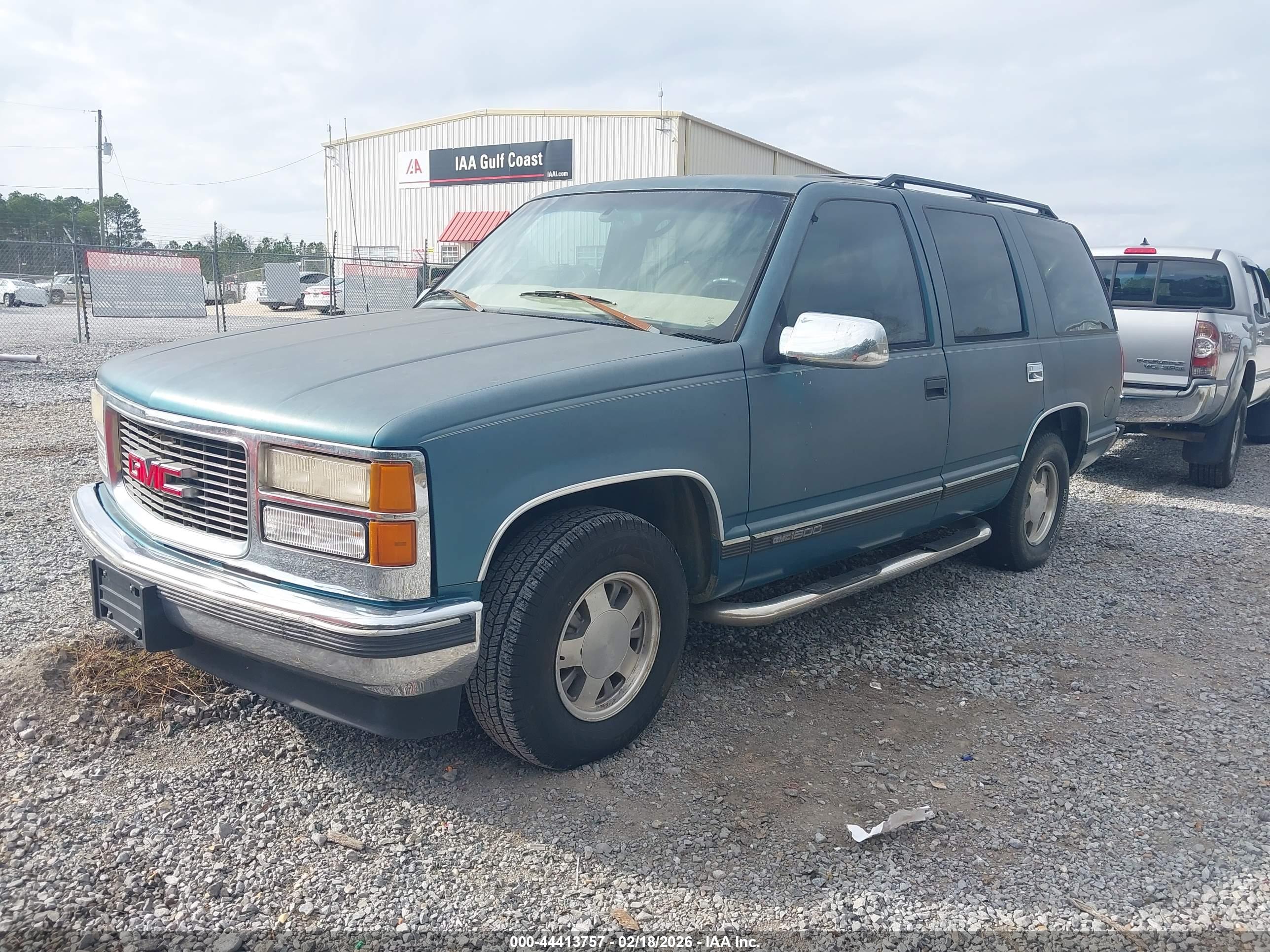 GMC YUKON image 2