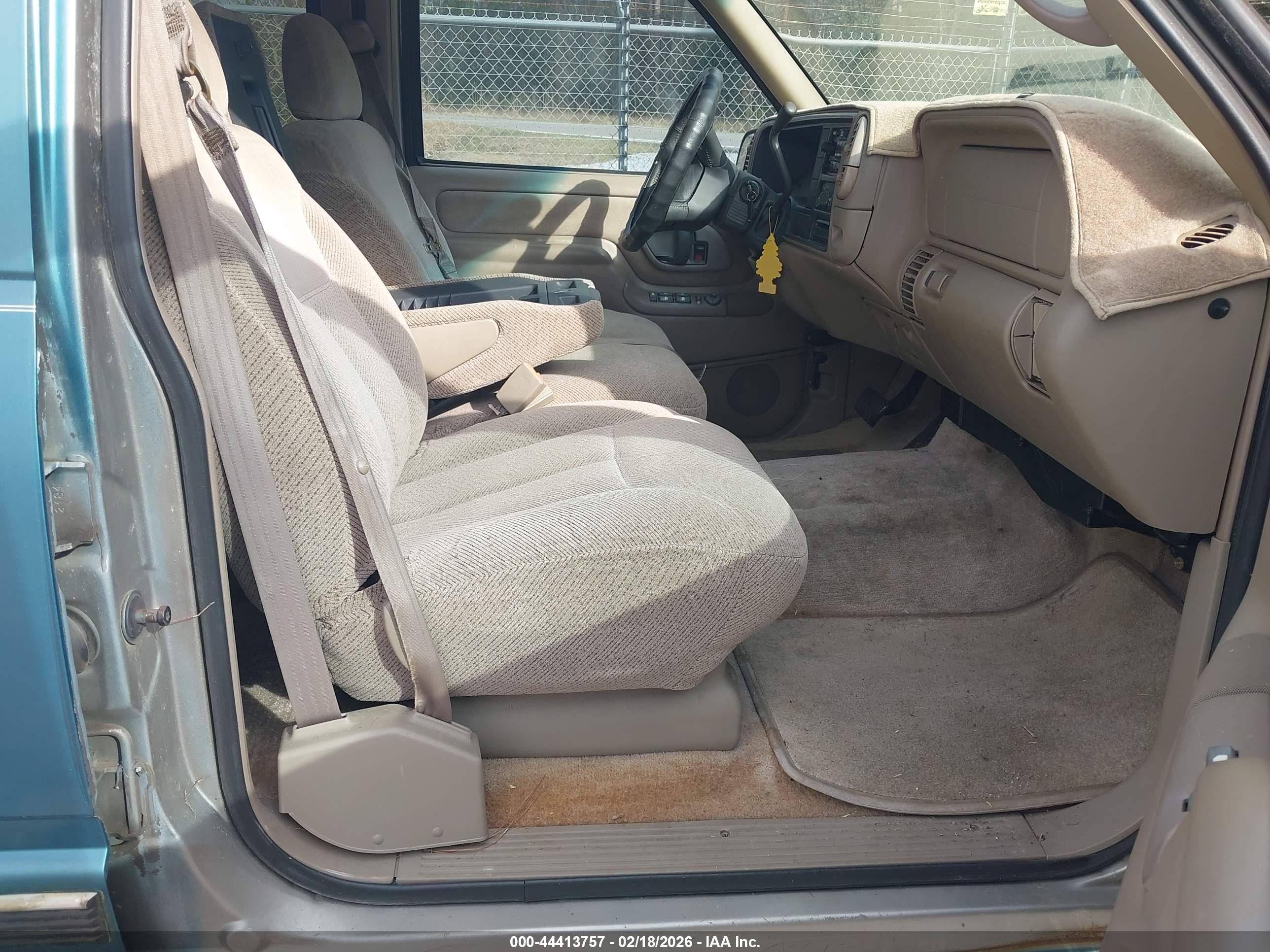 GMC YUKON image 5
