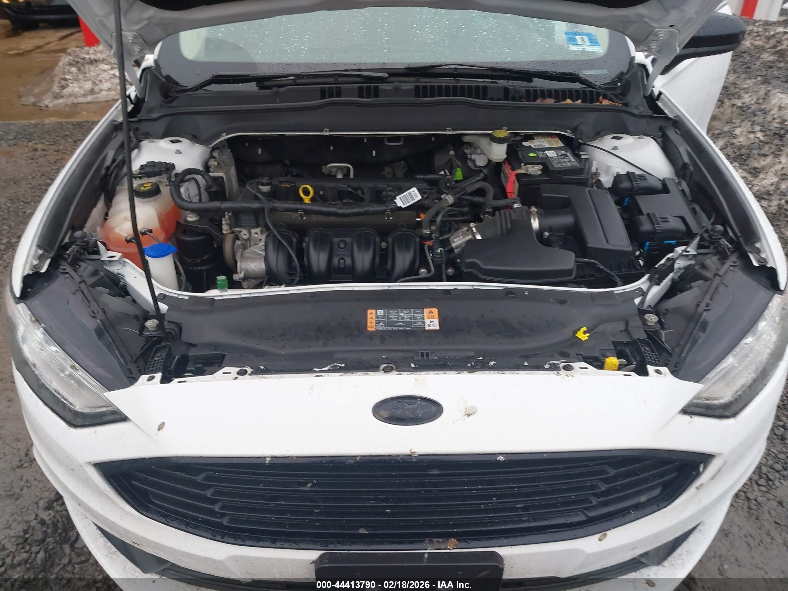 FORD FUSION image 10