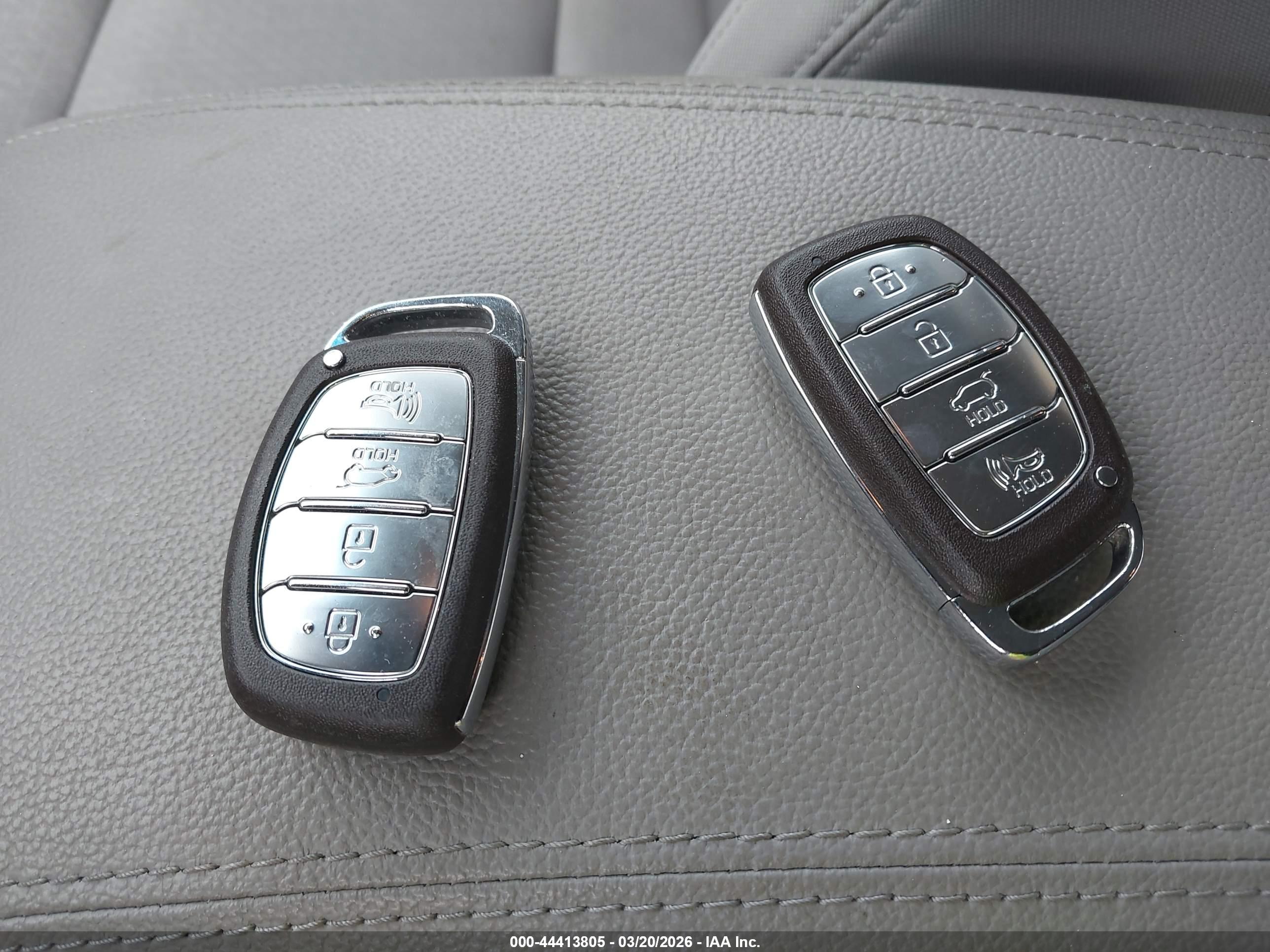 HYUNDAI TUCSON image 11