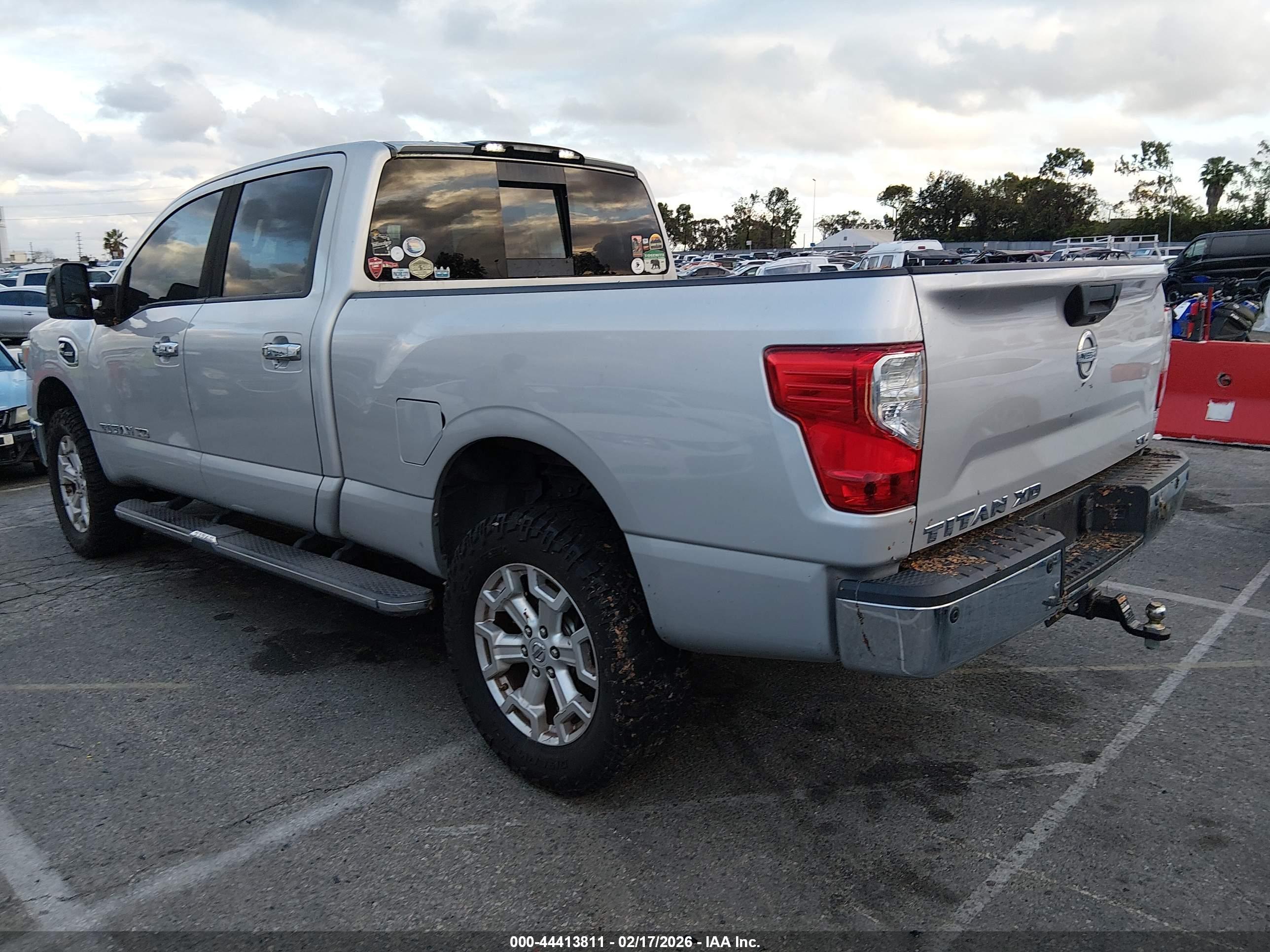NISSAN TITAN image 3