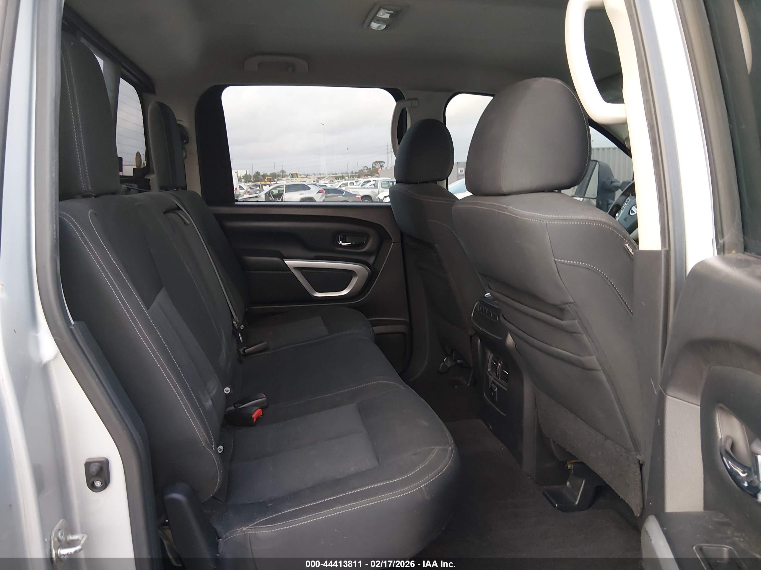 NISSAN TITAN image 8