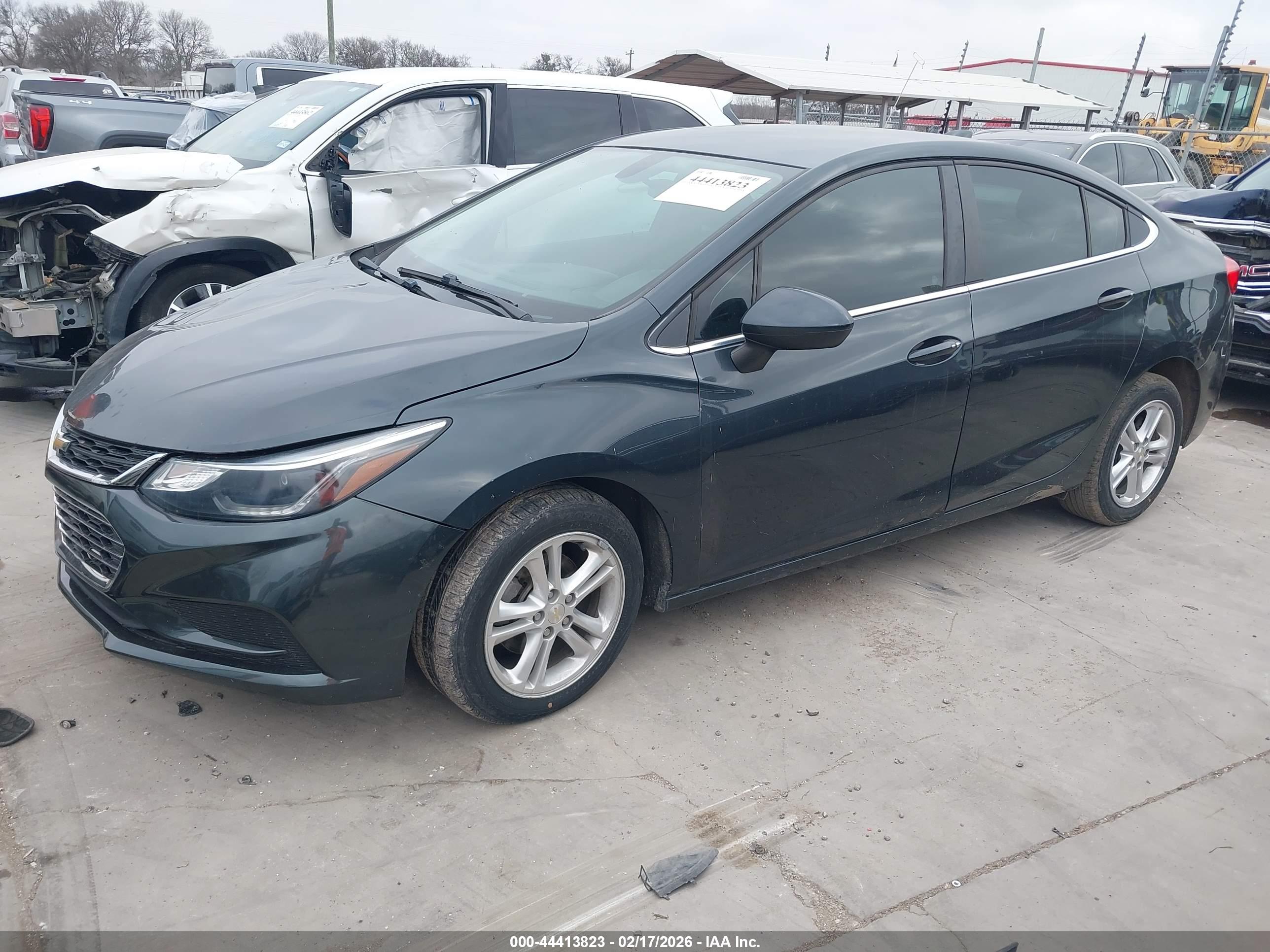 CHEVROLET CRUZE image 2