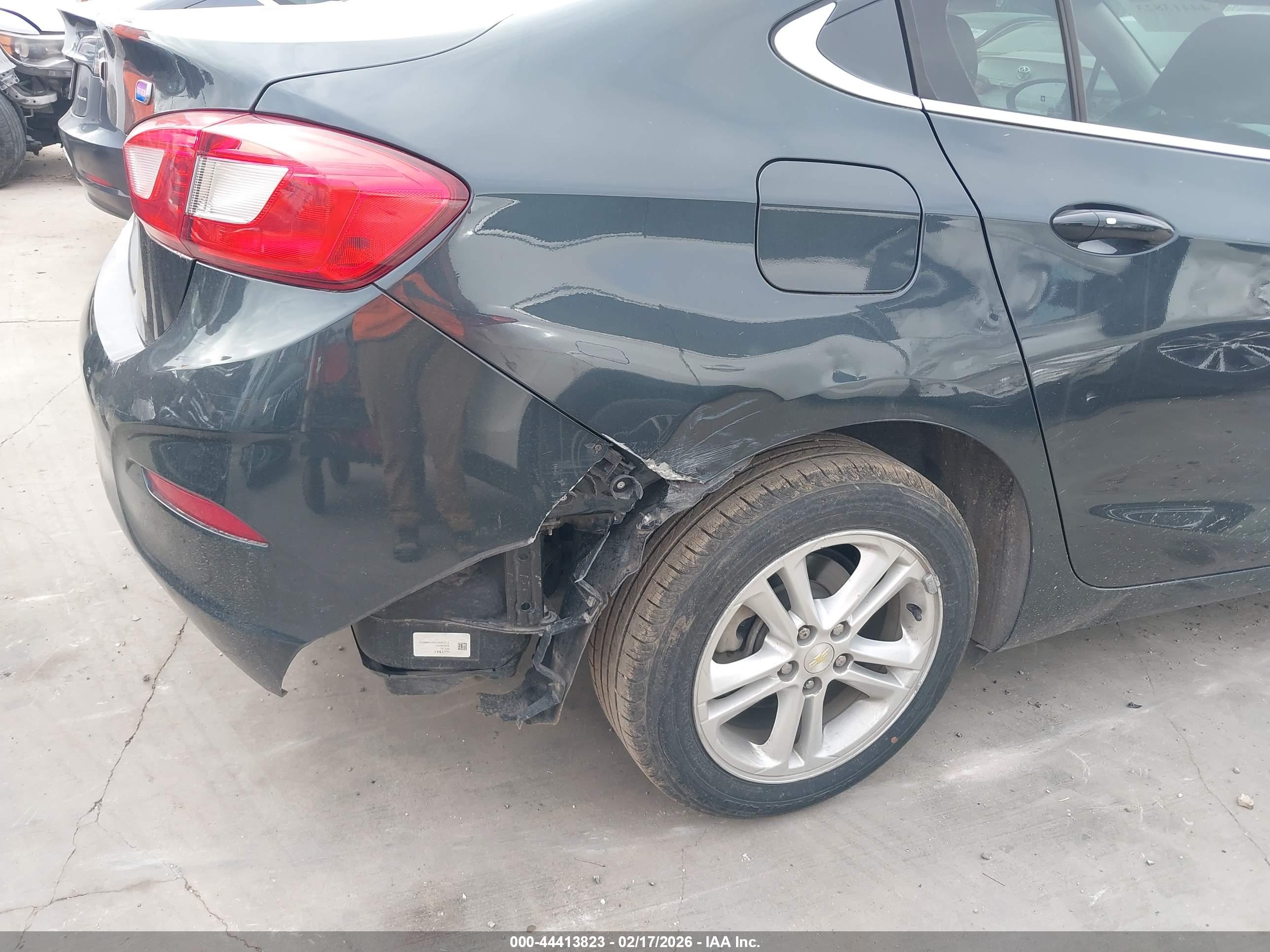 CHEVROLET CRUZE image 6