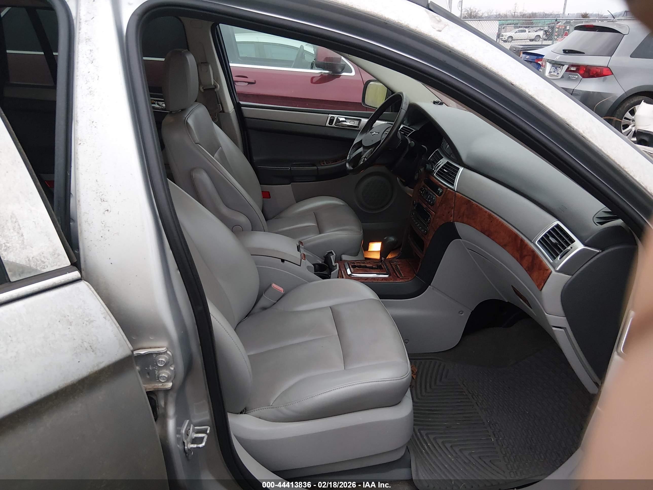 CHRYSLER PACIFICA image 5