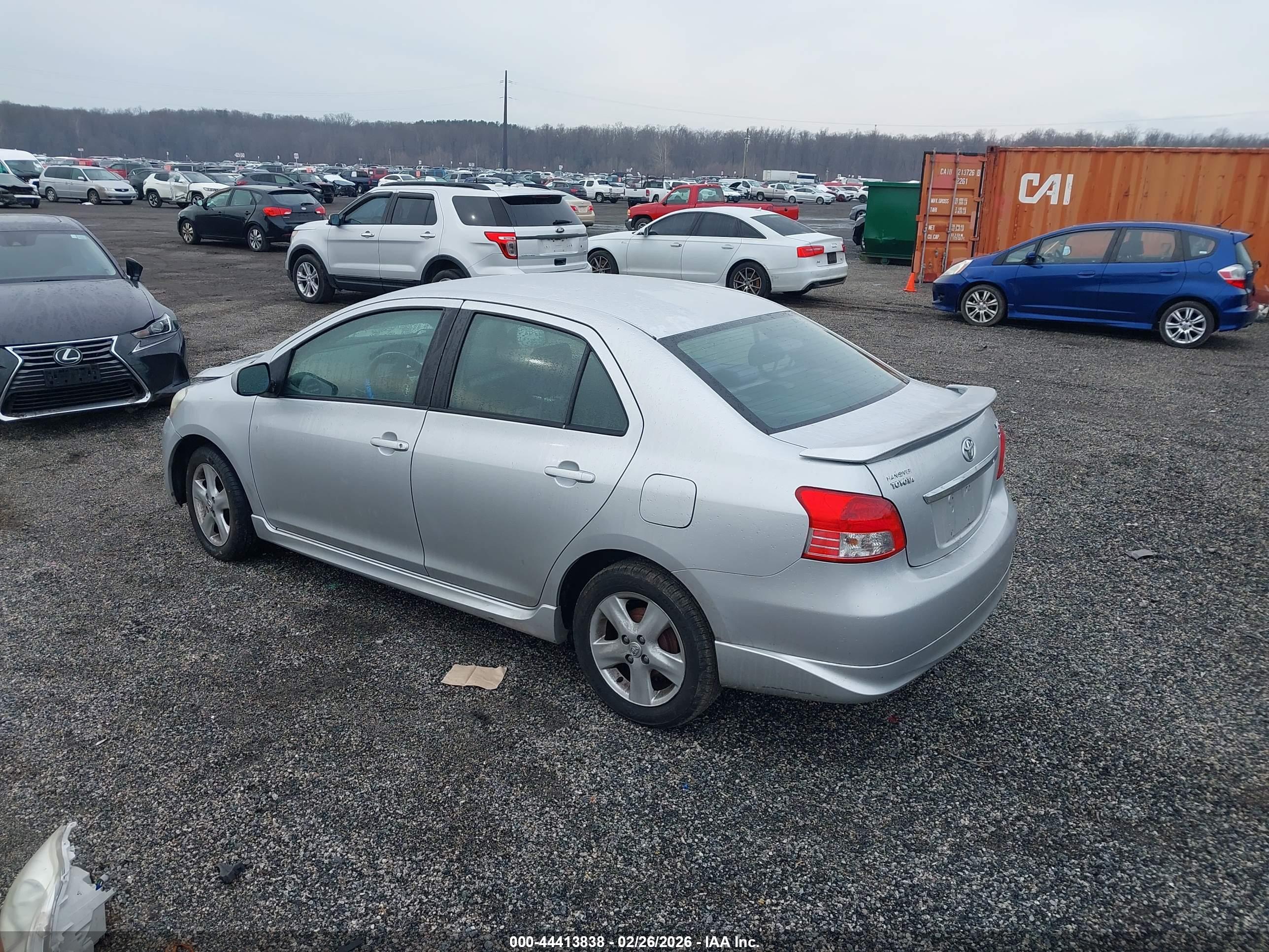 TOYOTA YARIS image 3