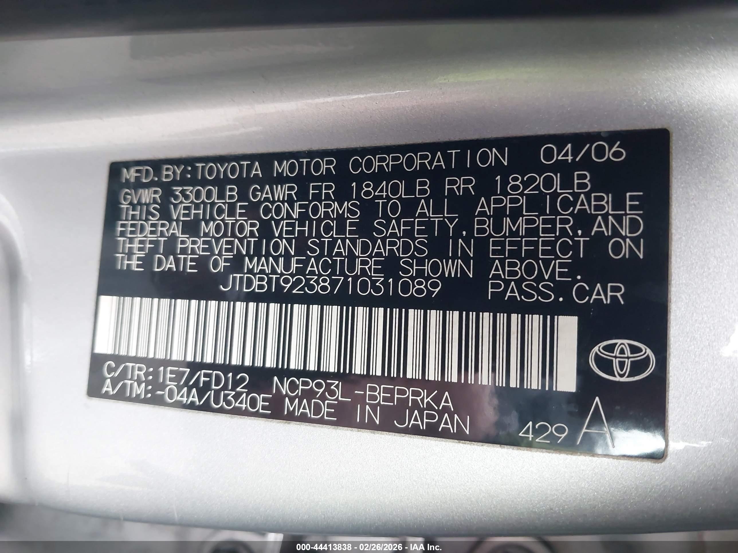 TOYOTA YARIS image 9