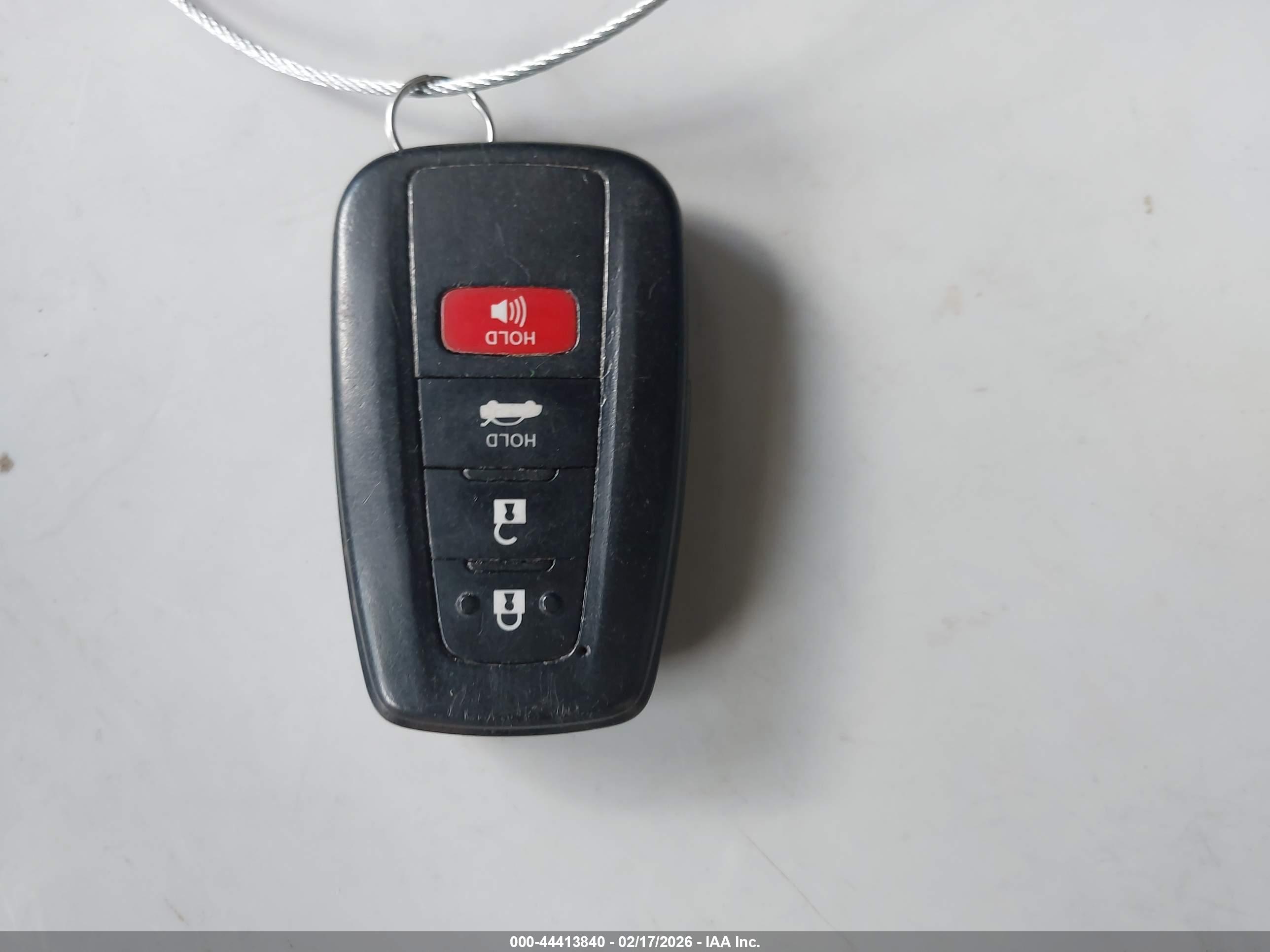 TOYOTA CAMRY image 11