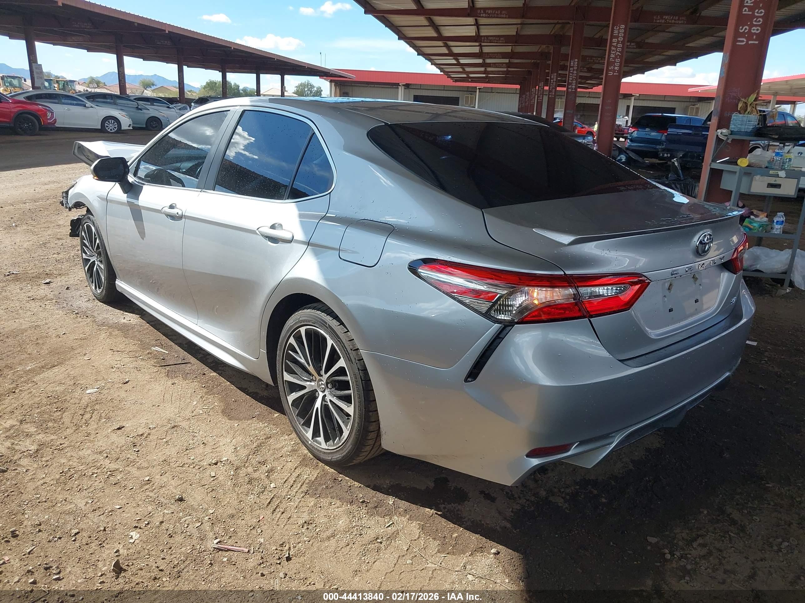 TOYOTA CAMRY image 3