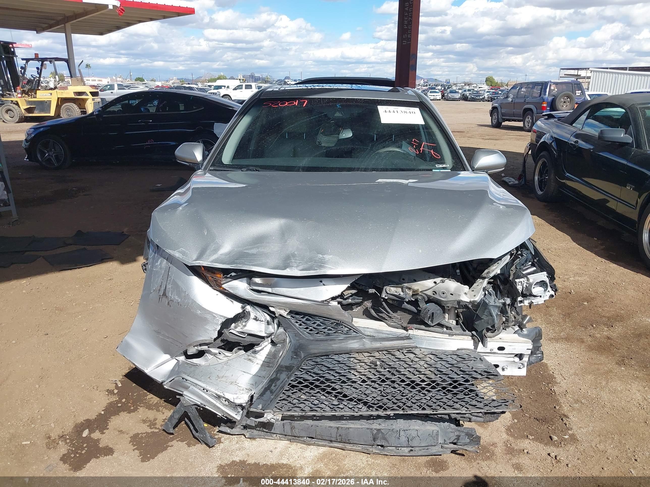 TOYOTA CAMRY image 6