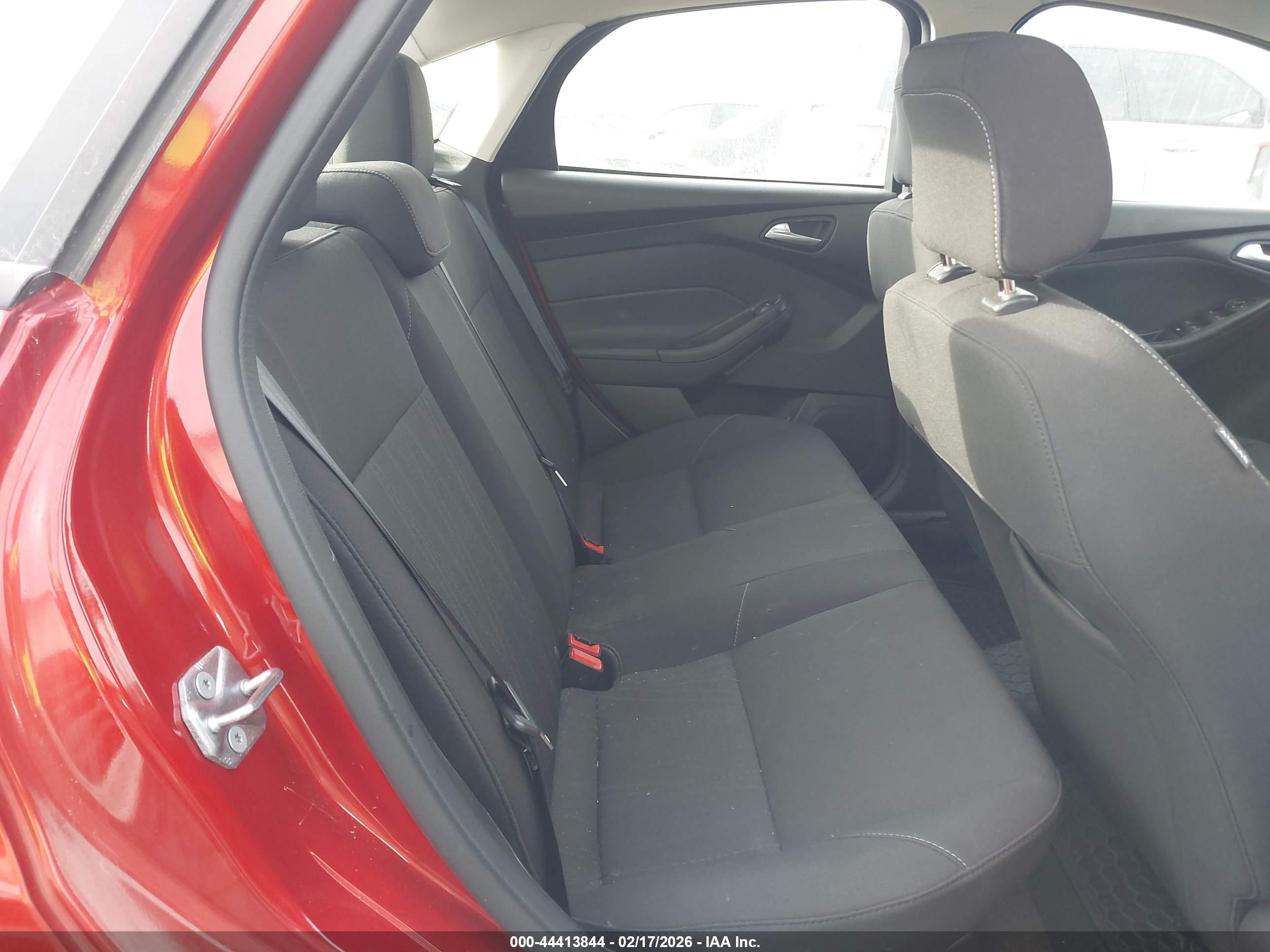 FORD FOCUS image 8