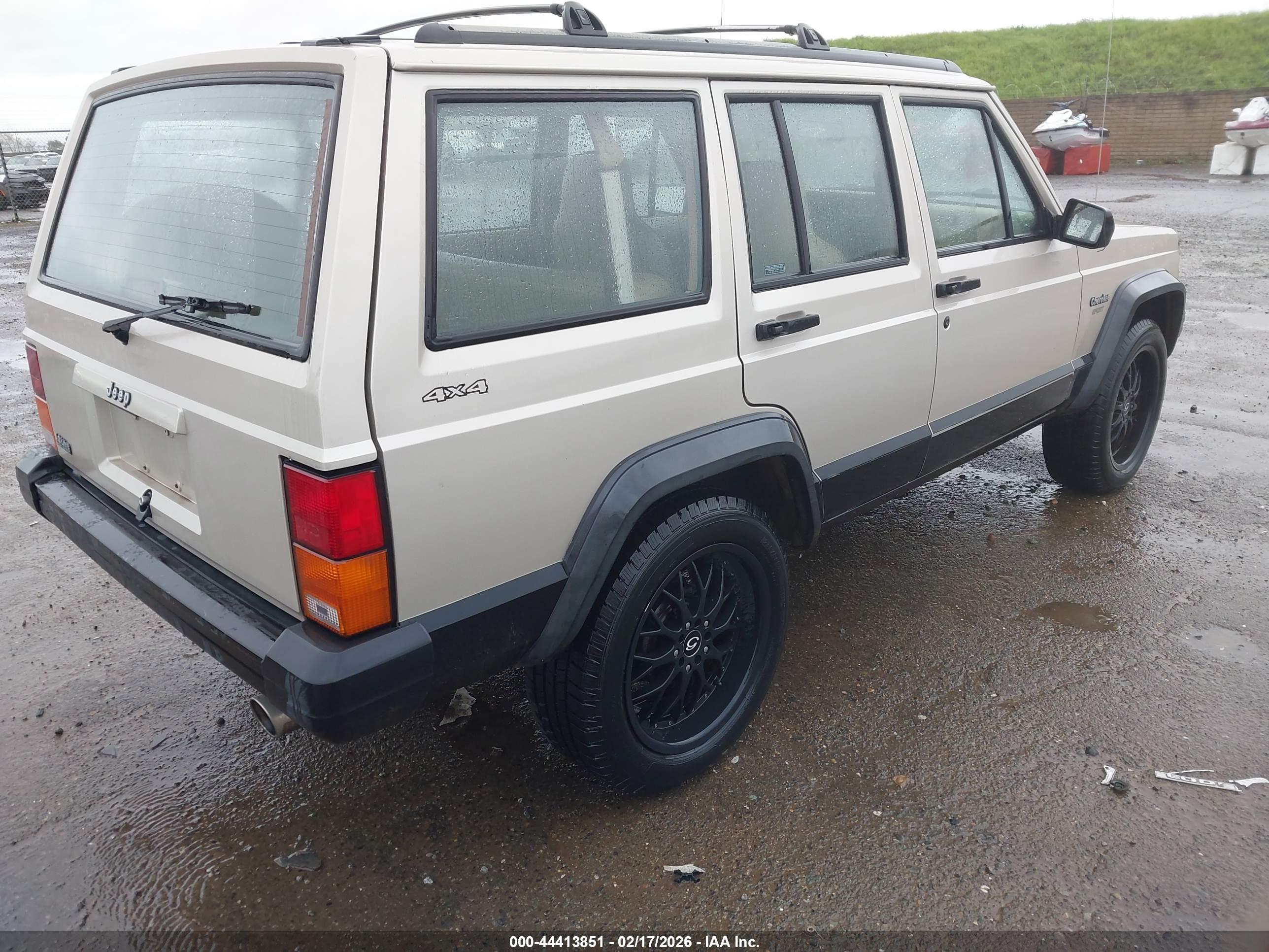 JEEP CHEROKEE image 4