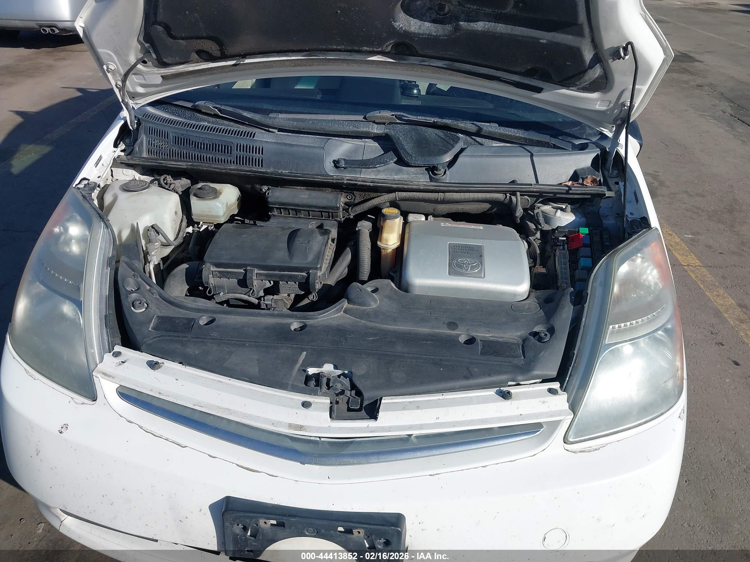 TOYOTA PRIUS image 10