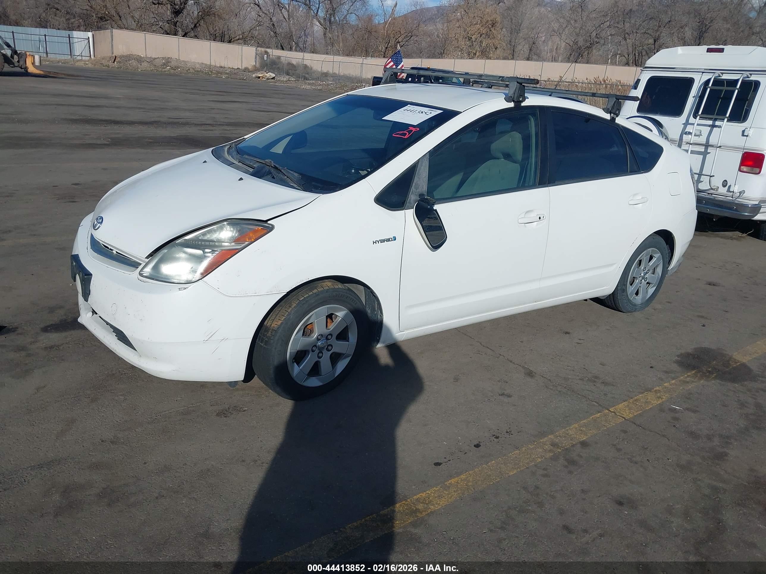 TOYOTA PRIUS image 2