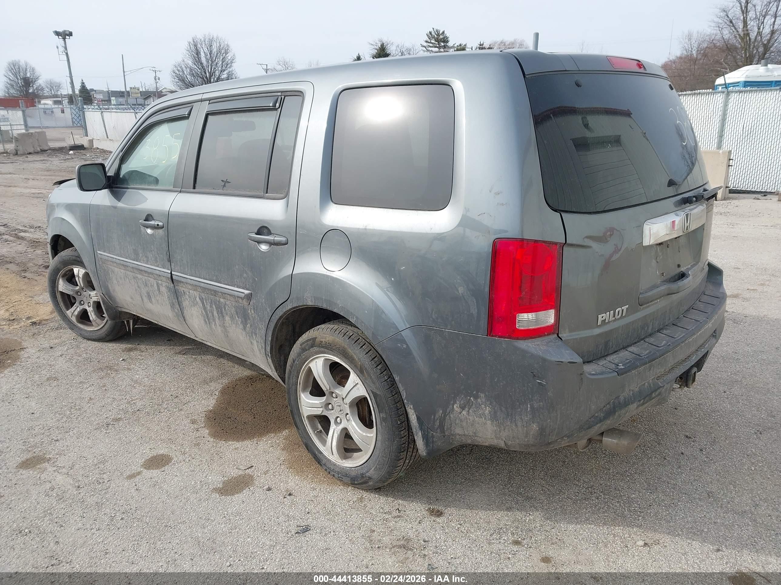 HONDA PILOT image 3