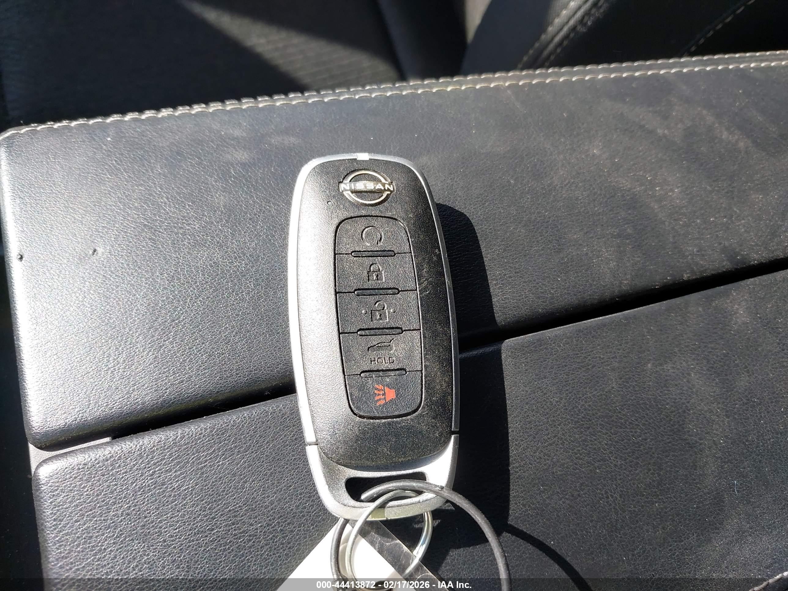 NISSAN ROGUE image 11