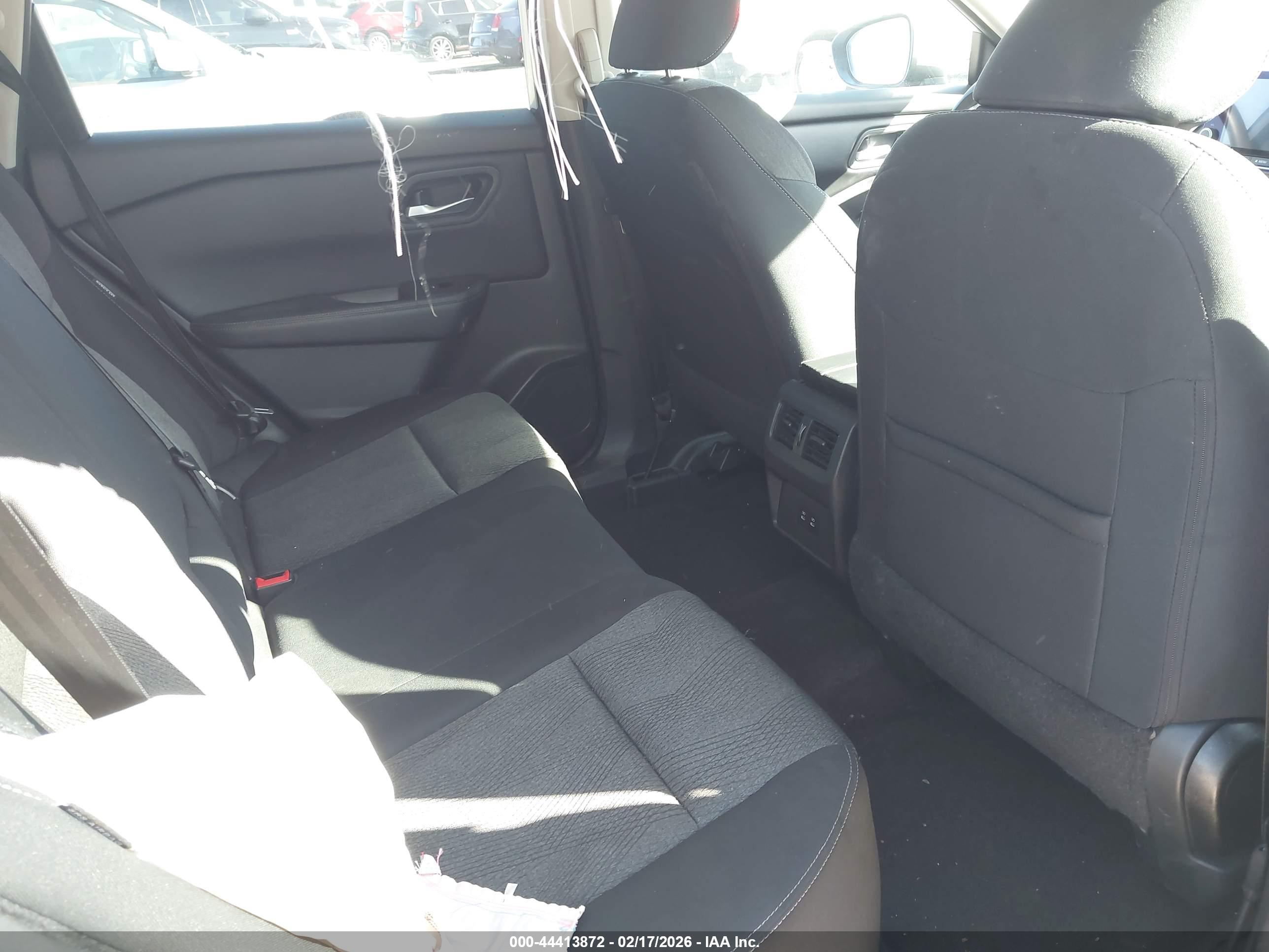 NISSAN ROGUE image 8