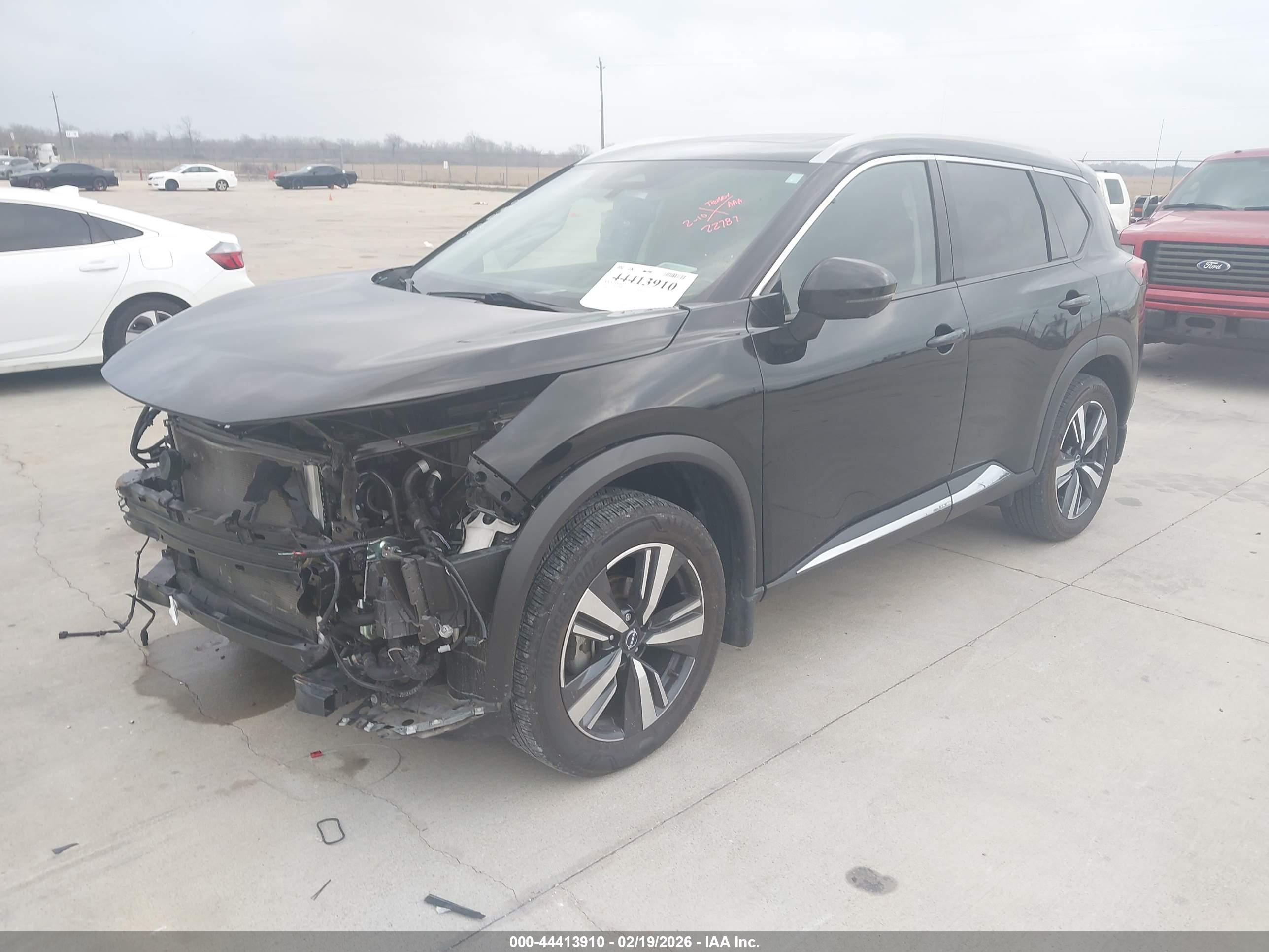 NISSAN ROGUE image 2