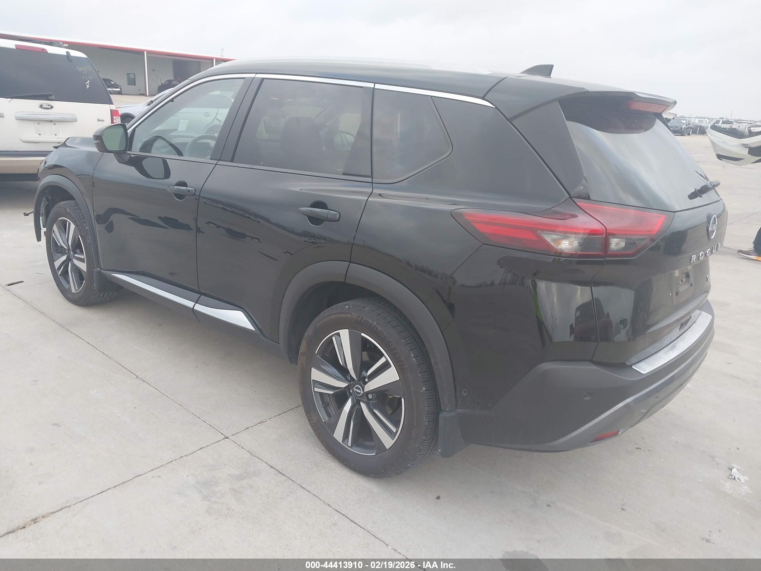 NISSAN ROGUE image 3