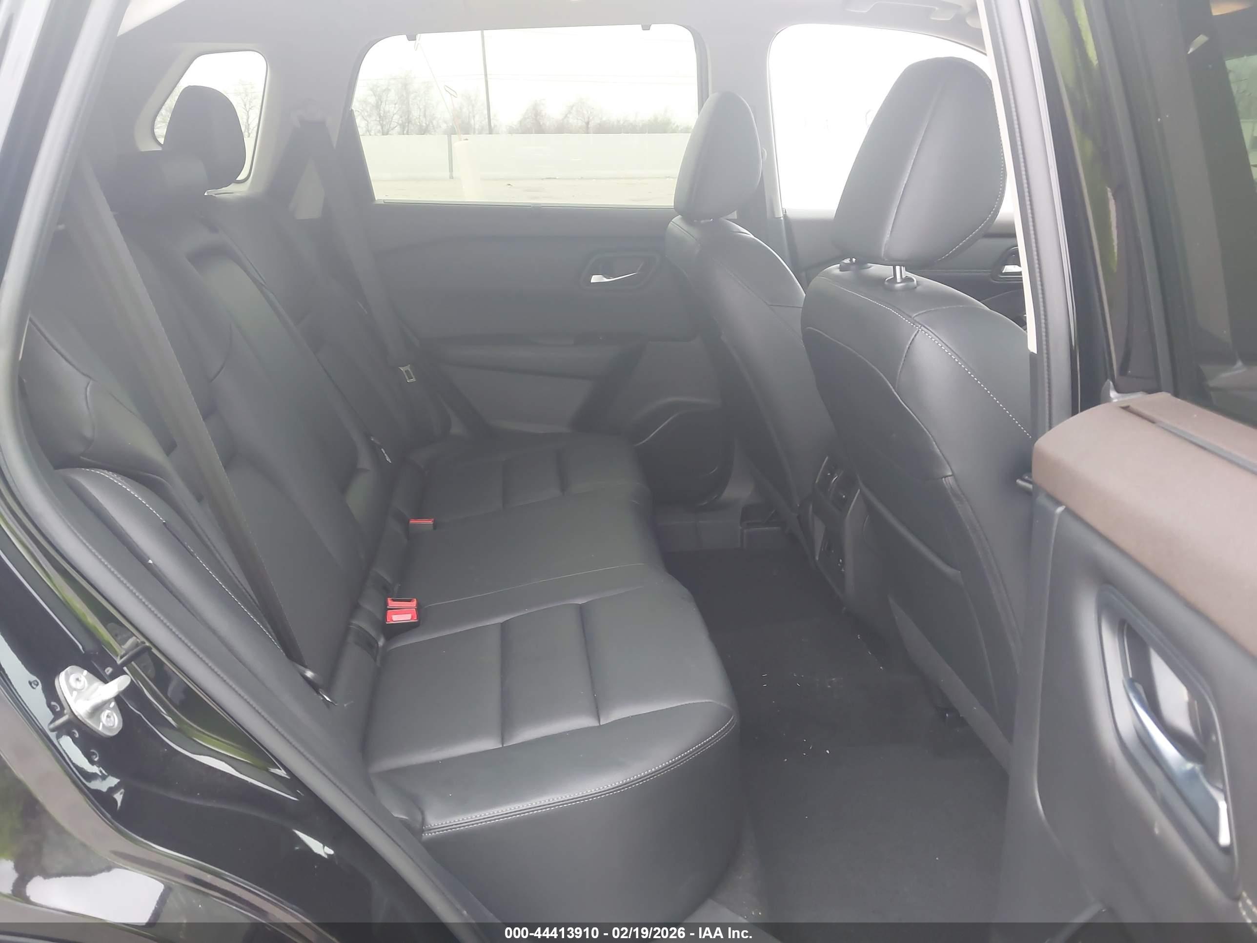 NISSAN ROGUE image 8